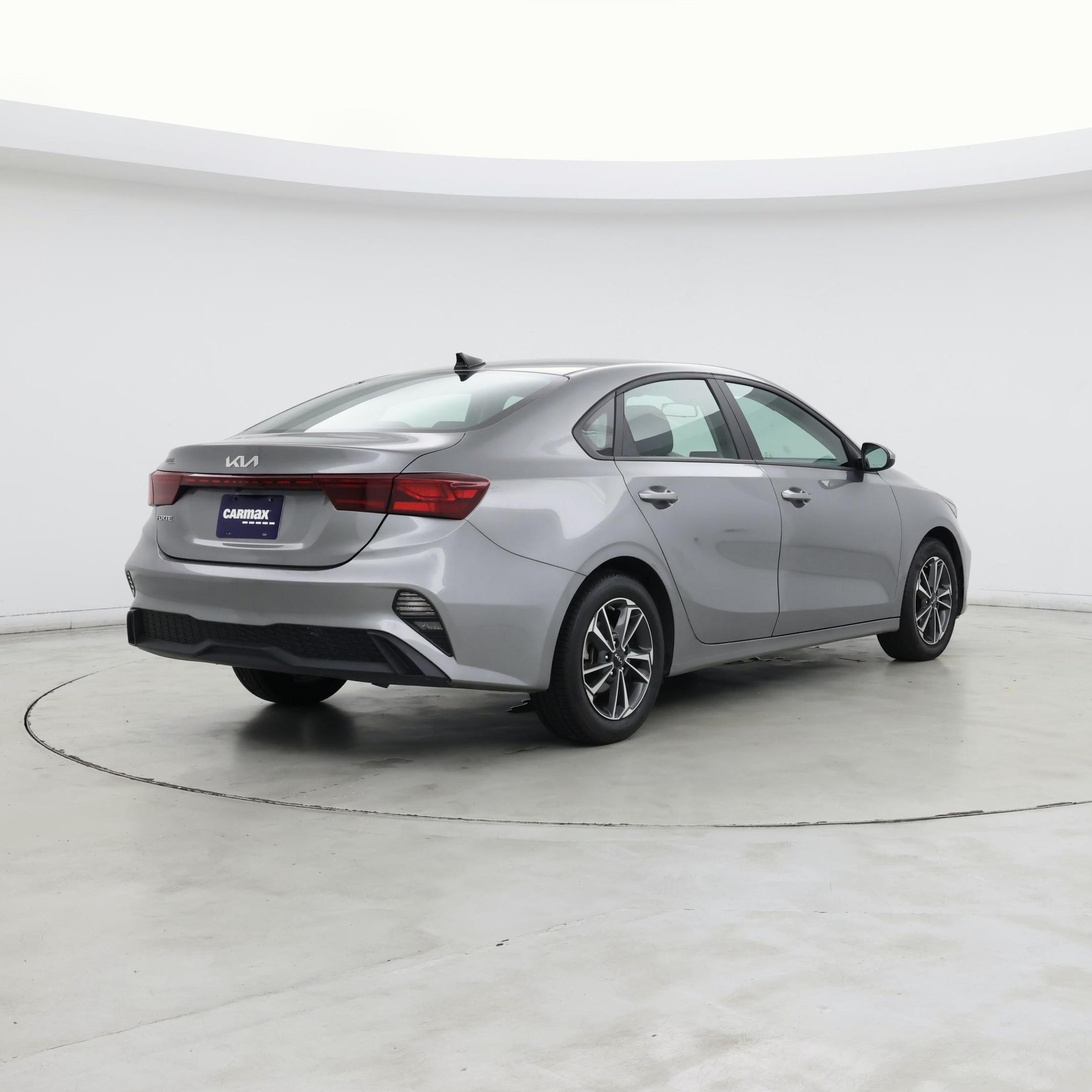 Thumbnail: 2024 Kia Forte - 8