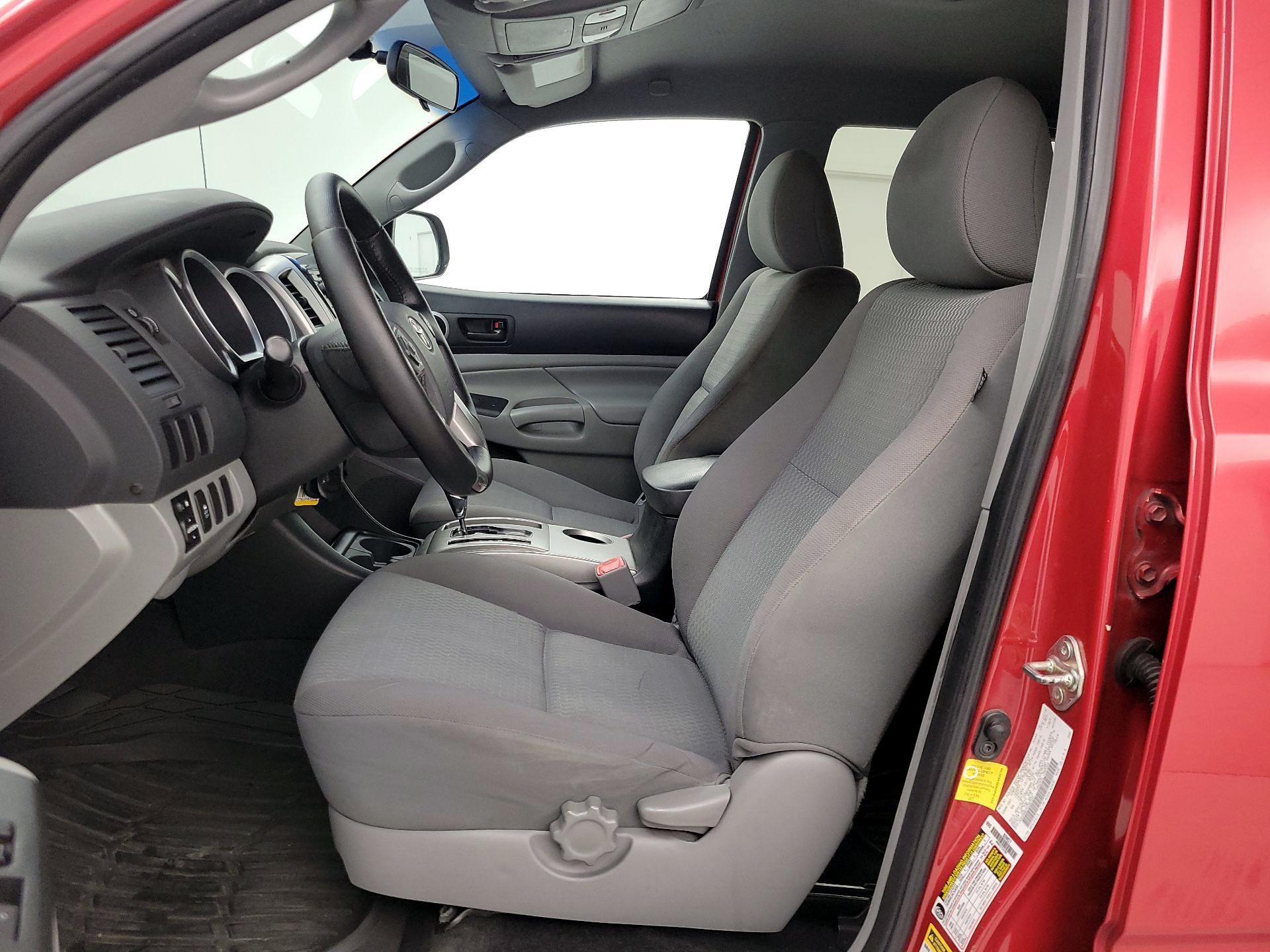 Thumbnail: 2014 Toyota Tacoma - 11