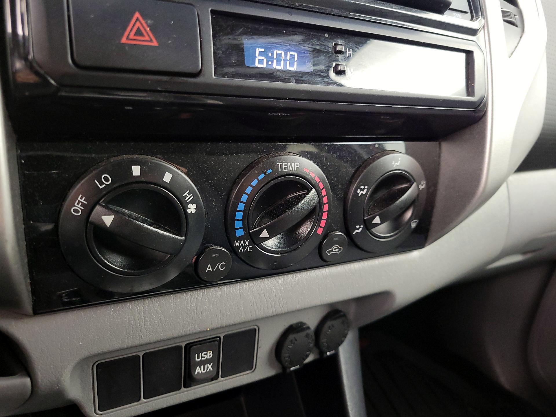 Thumbnail: 2014 Toyota Tacoma - 16