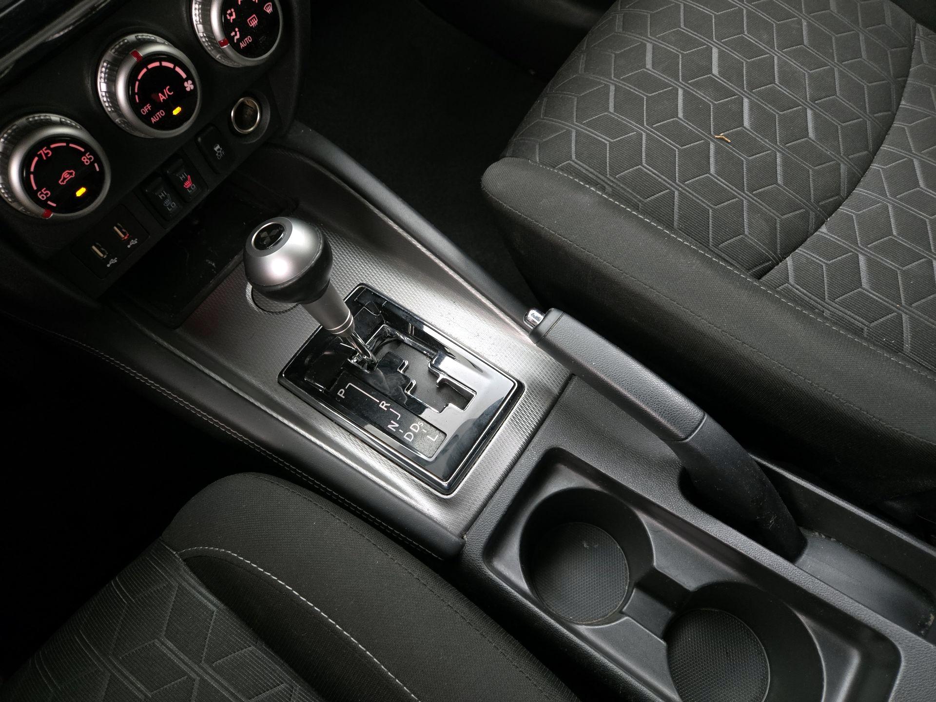 Thumbnail: 2020 Mitsubishi Outlander Sport - 16