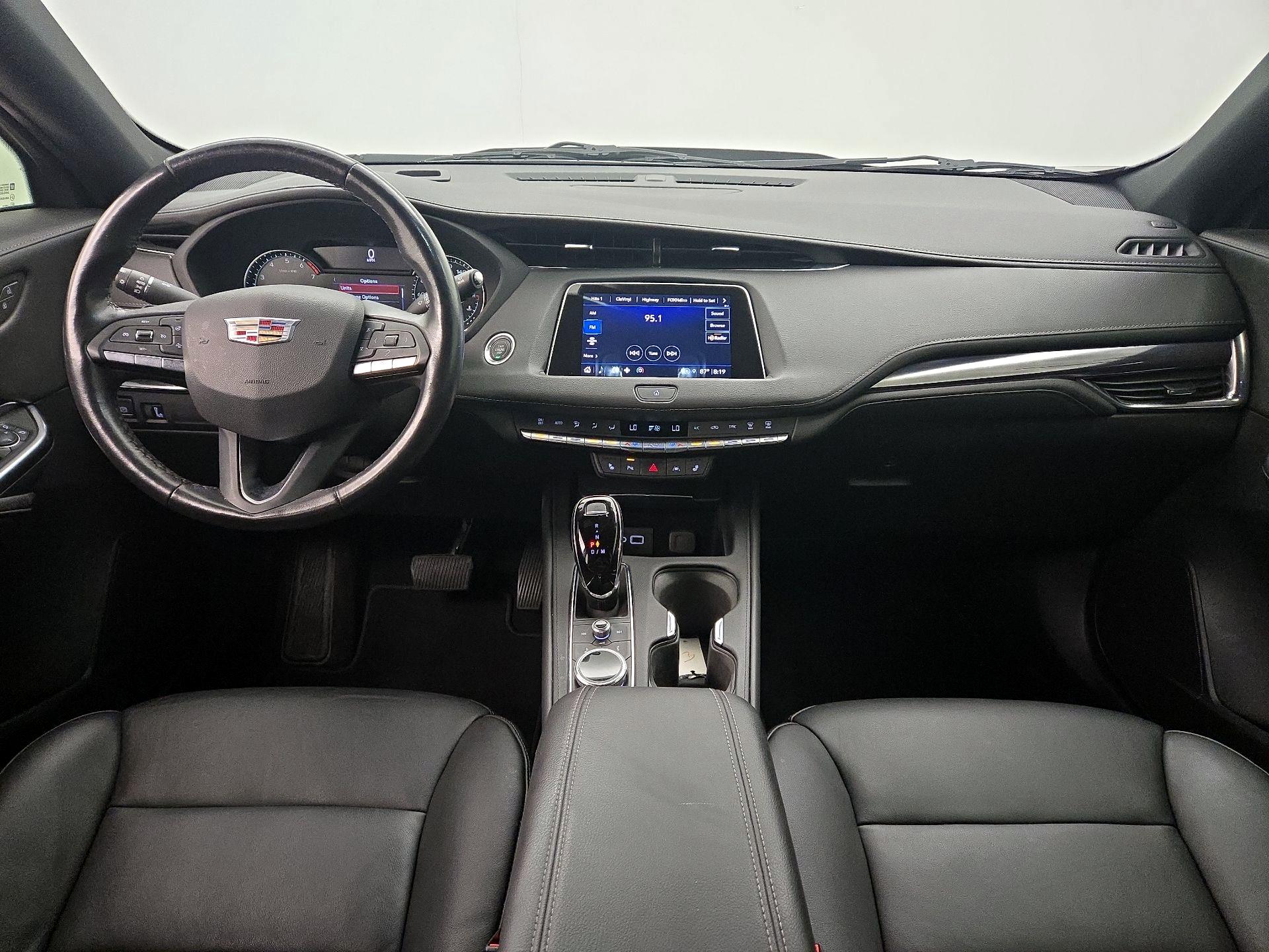 Thumbnail: 2022 Cadillac XT4 - 9