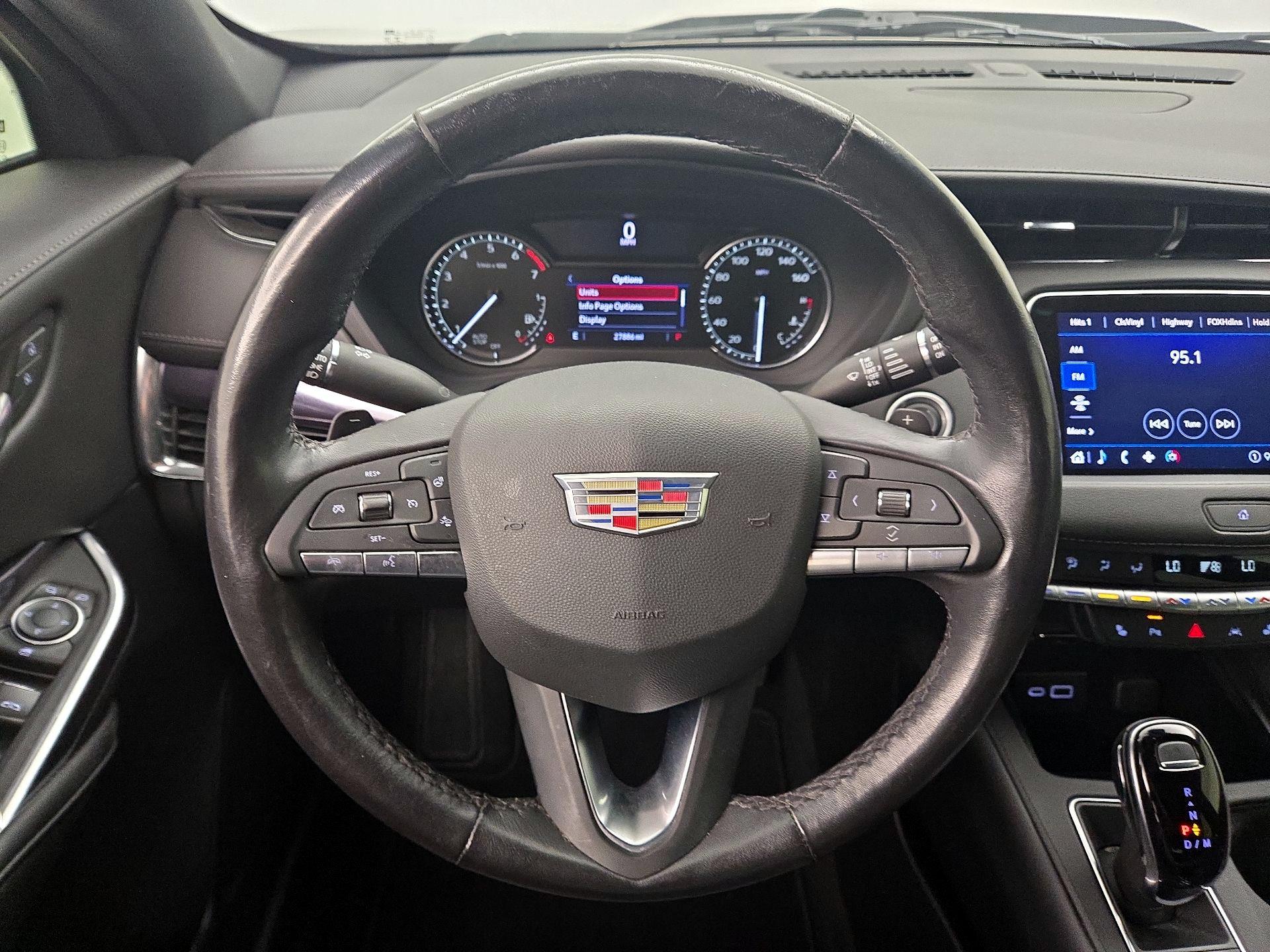 Thumbnail: 2022 Cadillac XT4 - 10