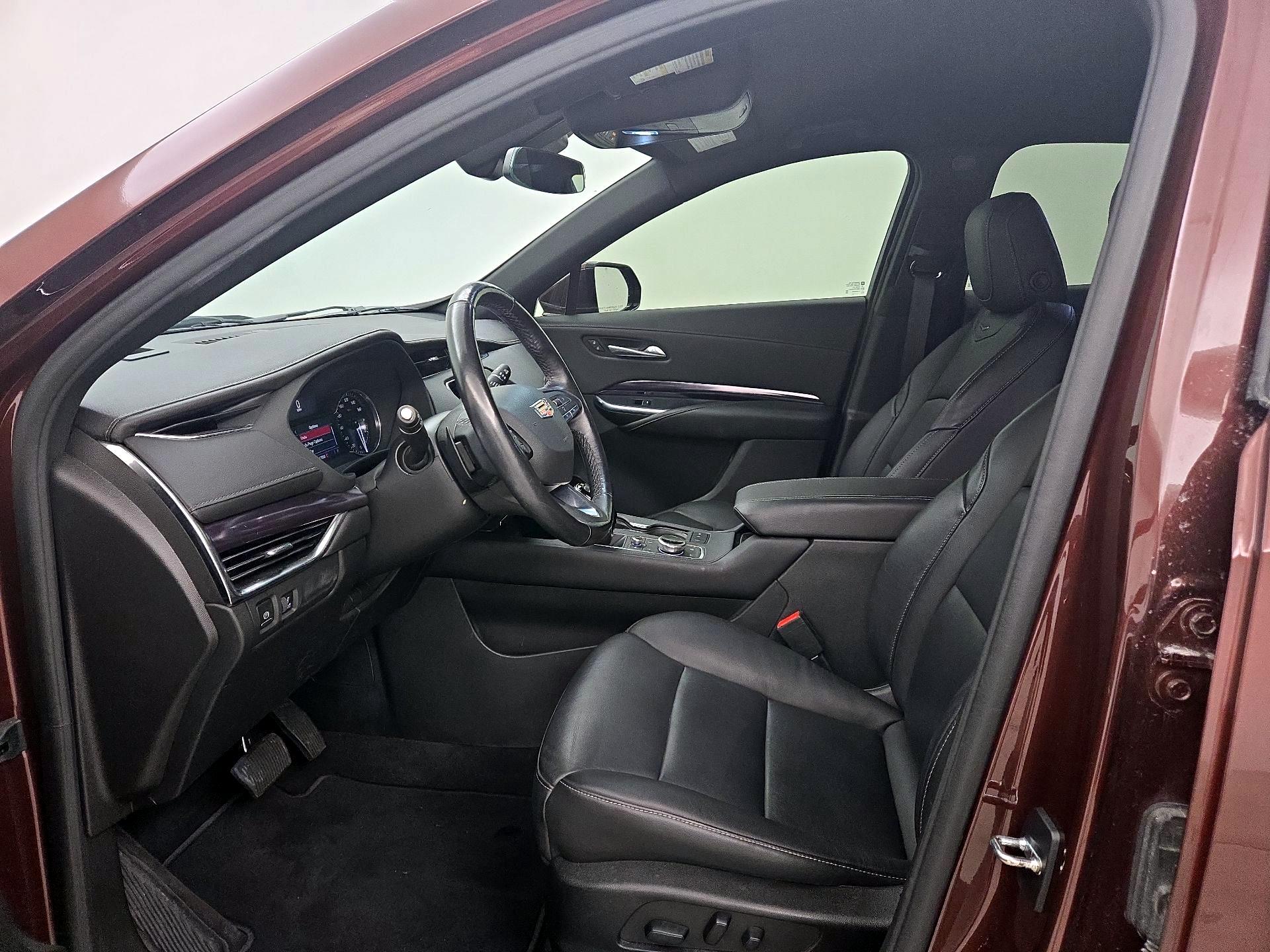 Thumbnail: 2022 Cadillac XT4 - 11