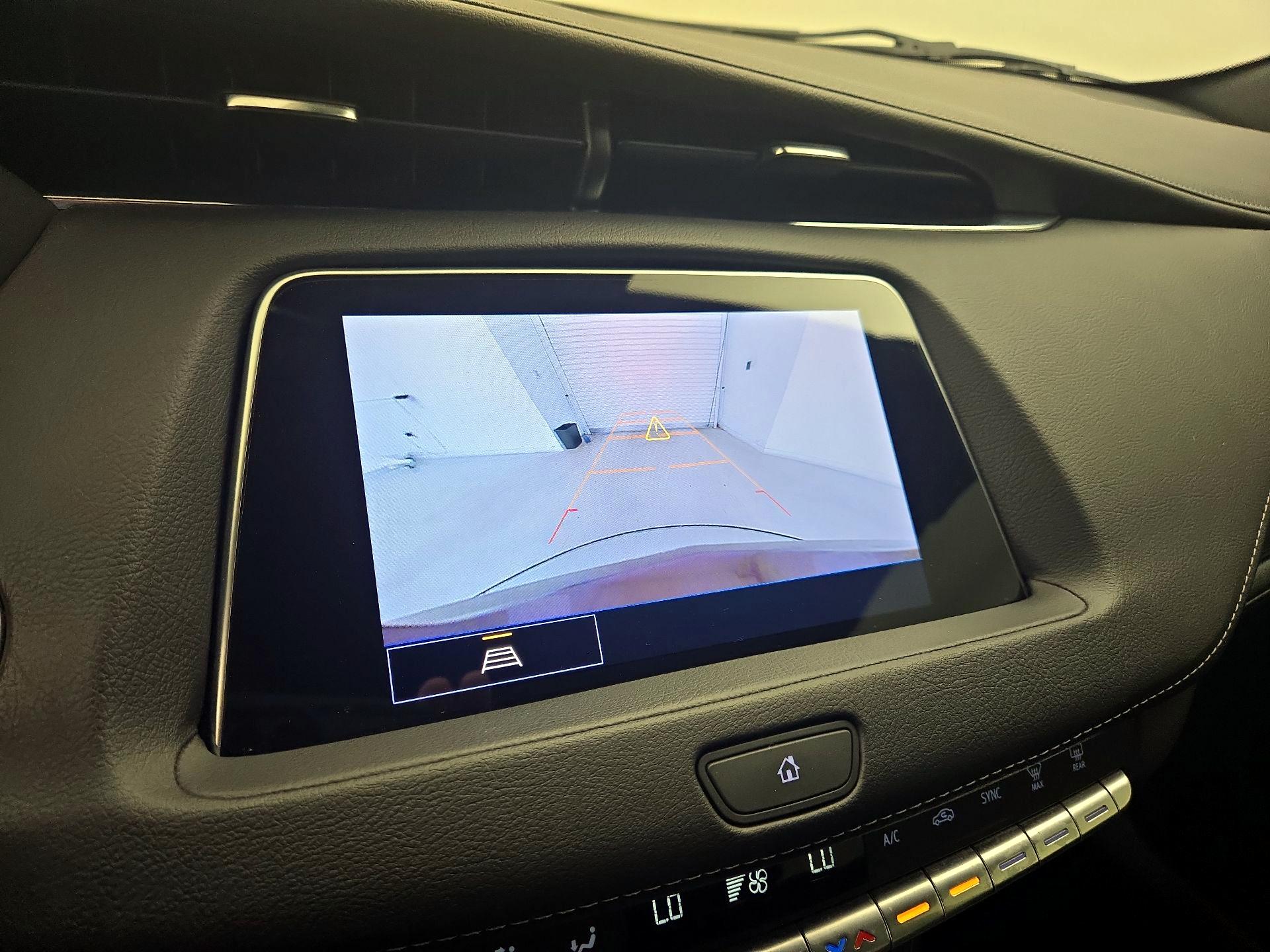 Thumbnail: 2022 Cadillac XT4 - 14