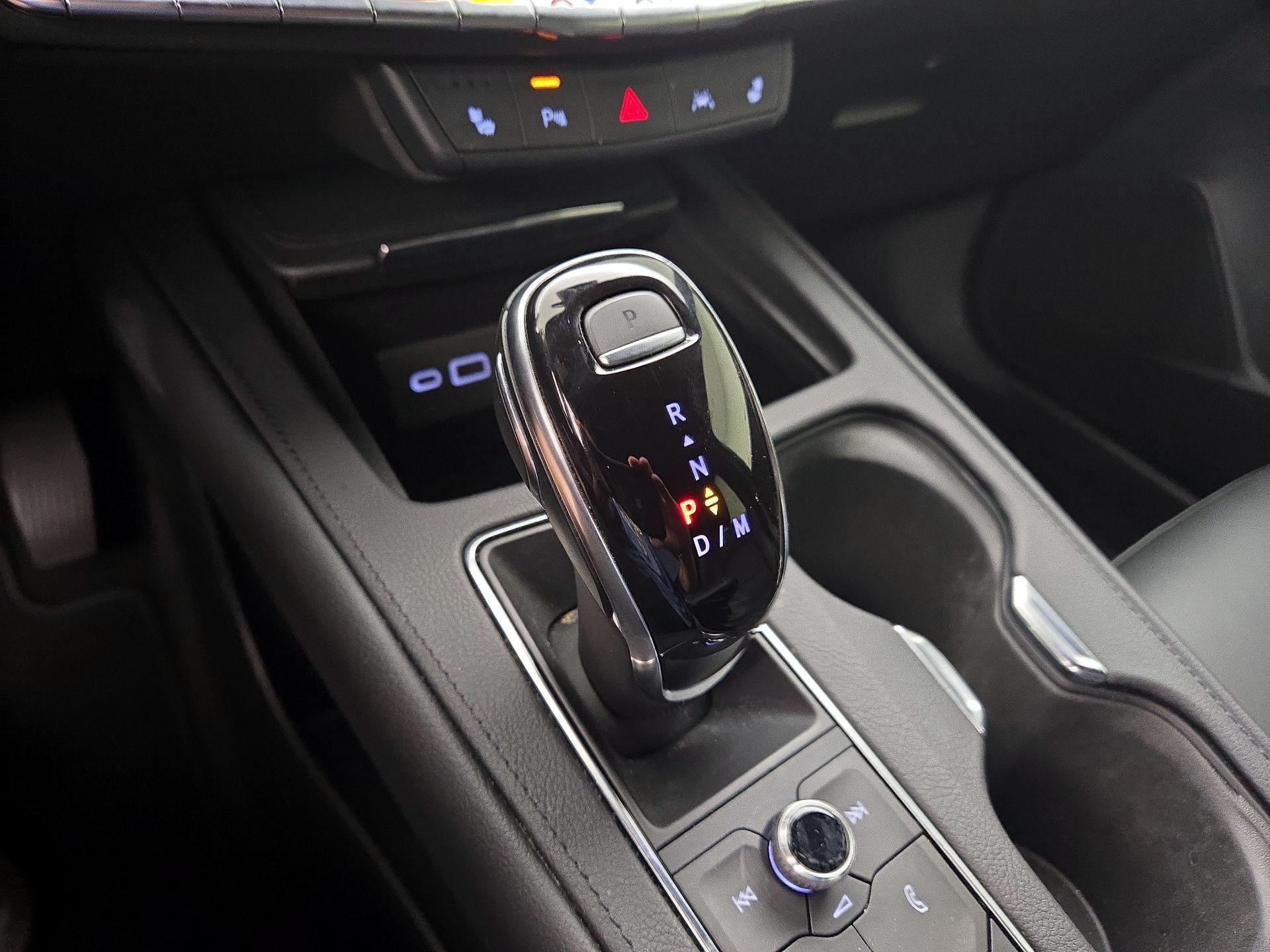 Thumbnail: 2022 Cadillac XT4 - 17