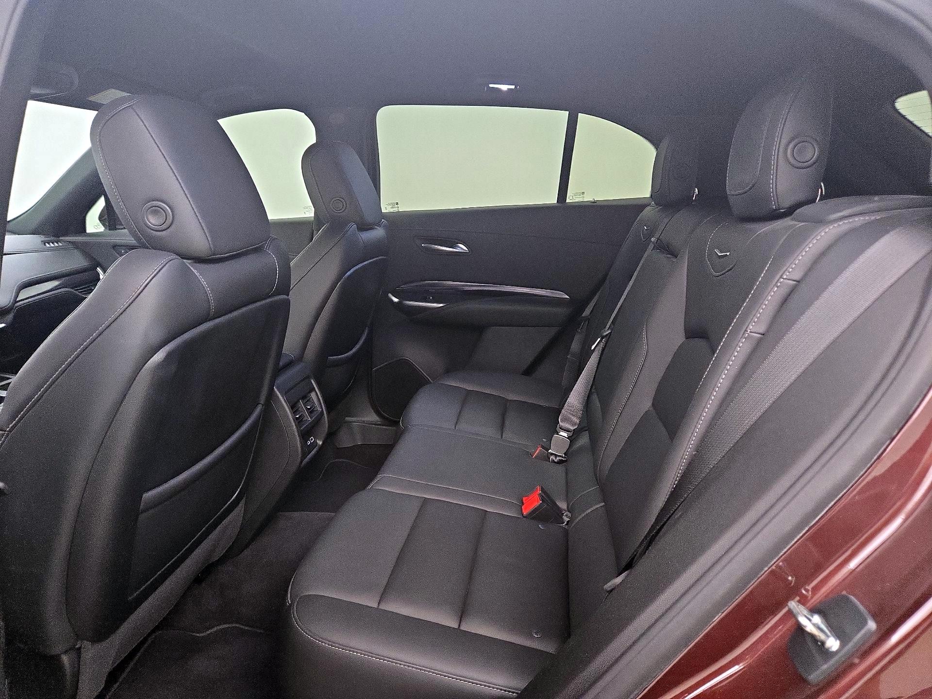 Thumbnail: 2022 Cadillac XT4 - 19