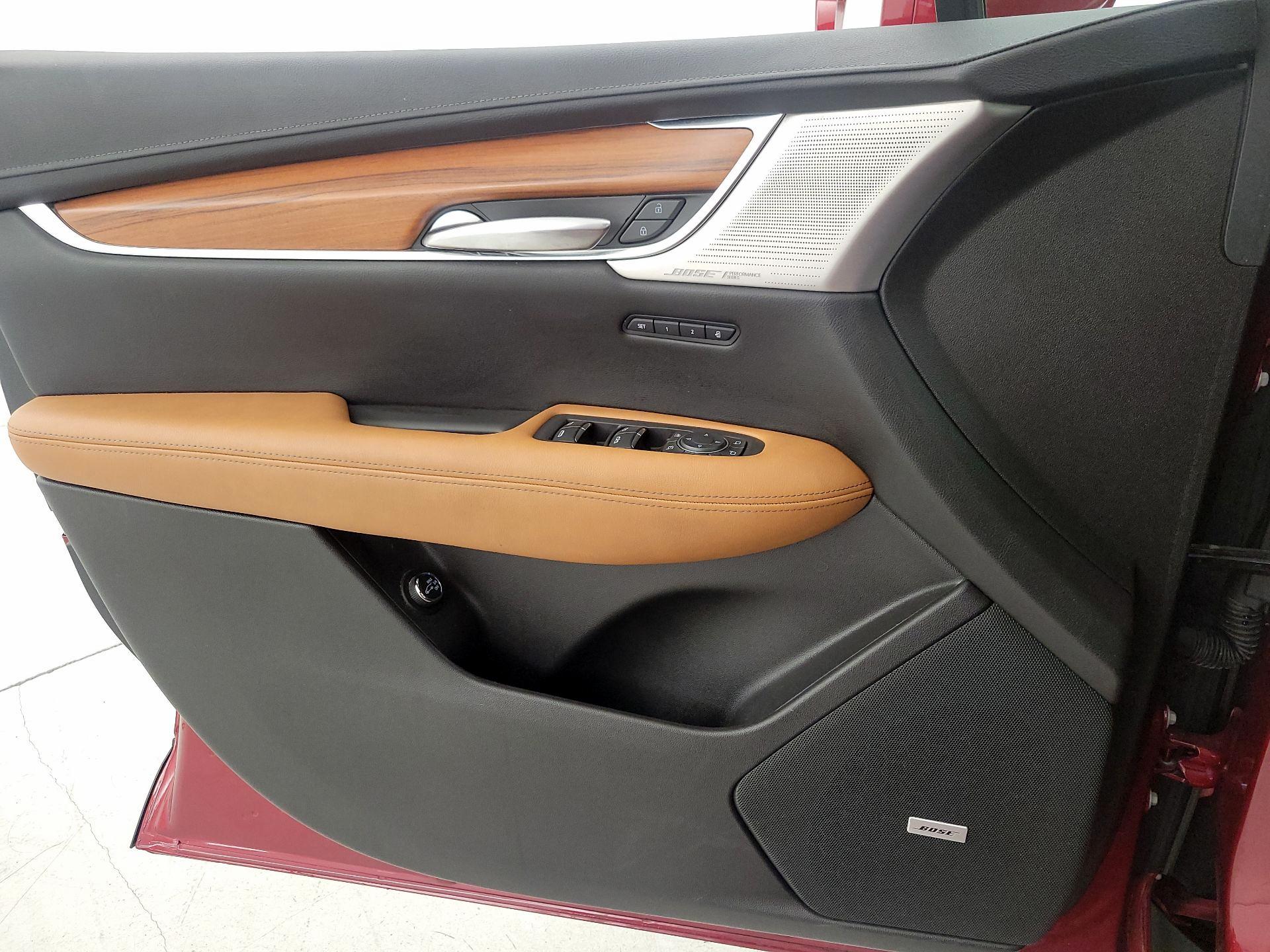 Thumbnail: 2020 Cadillac XT5 - 12