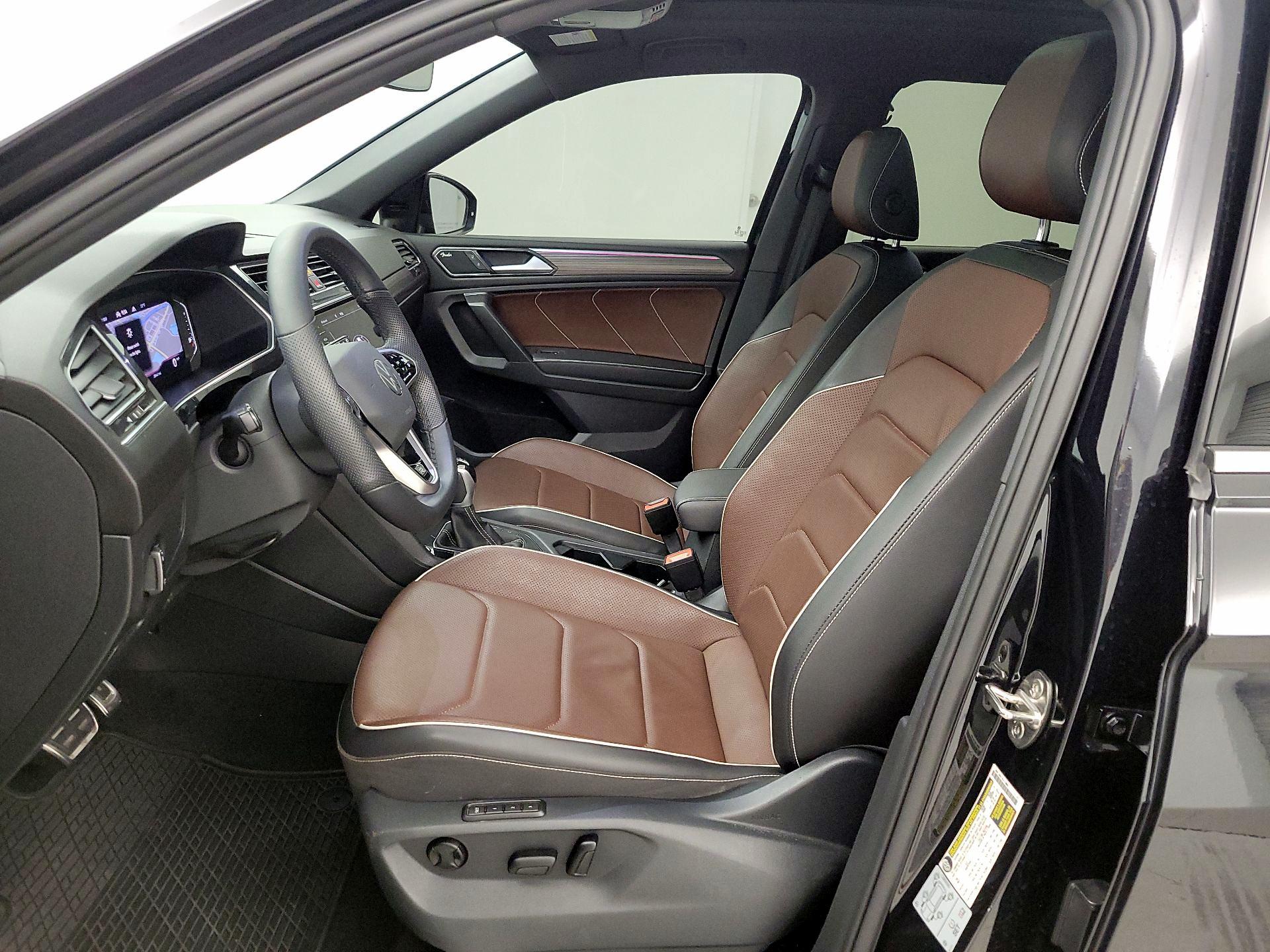 Thumbnail: 2022 Volkswagen Tiguan - 11