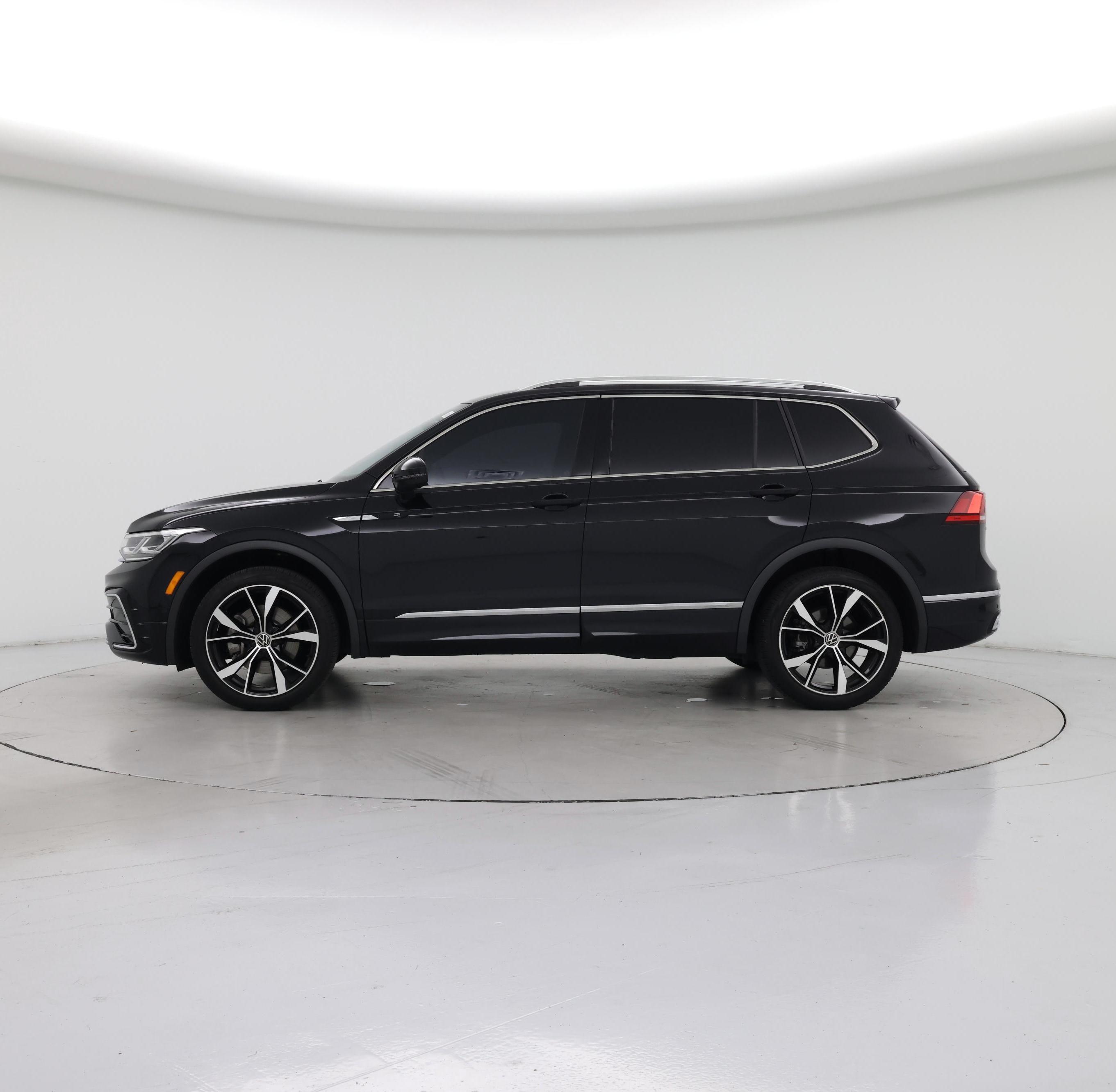 Thumbnail: 2022 Volkswagen Tiguan - 3