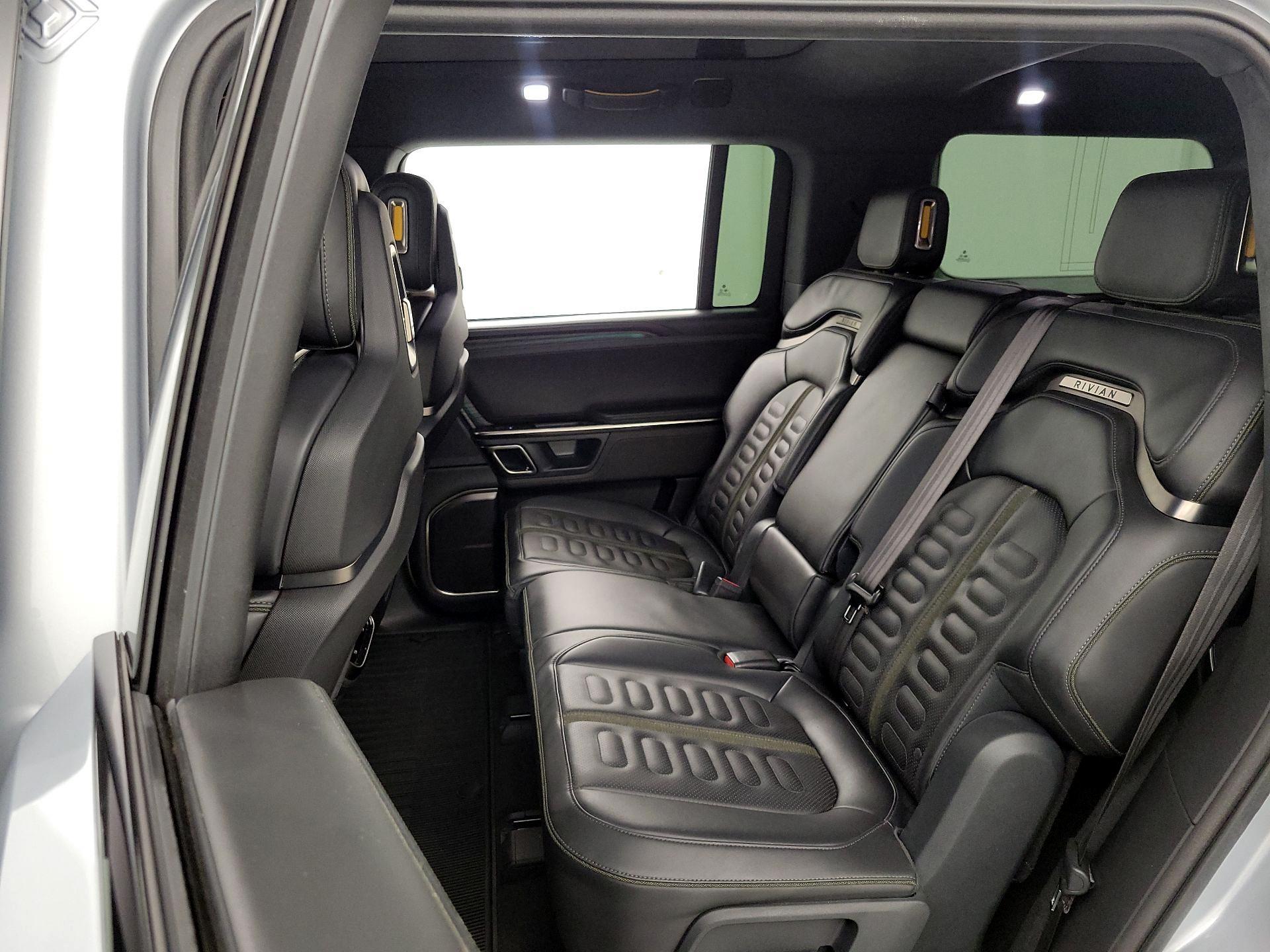 Thumbnail: 2023 Rivian R1S - 19