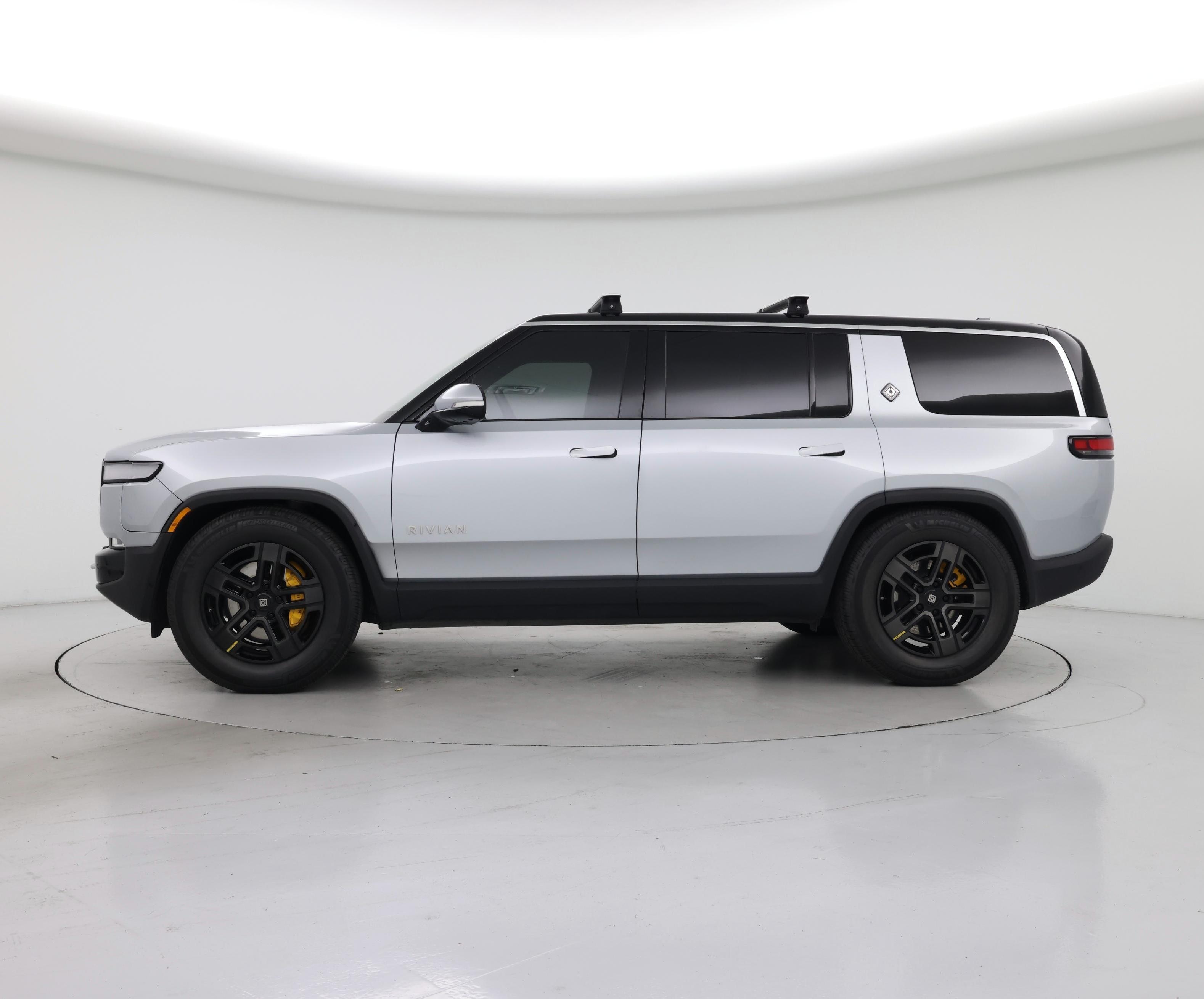 Thumbnail: 2023 Rivian R1S - 3