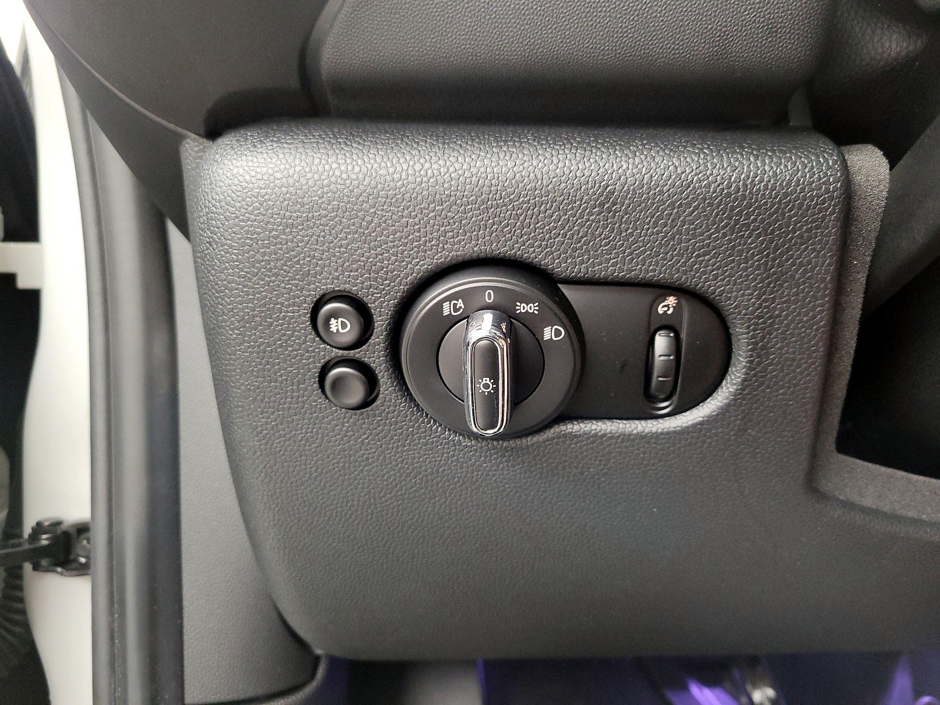 Thumbnail: 2021 MINI Cooper Hardtop - 13
