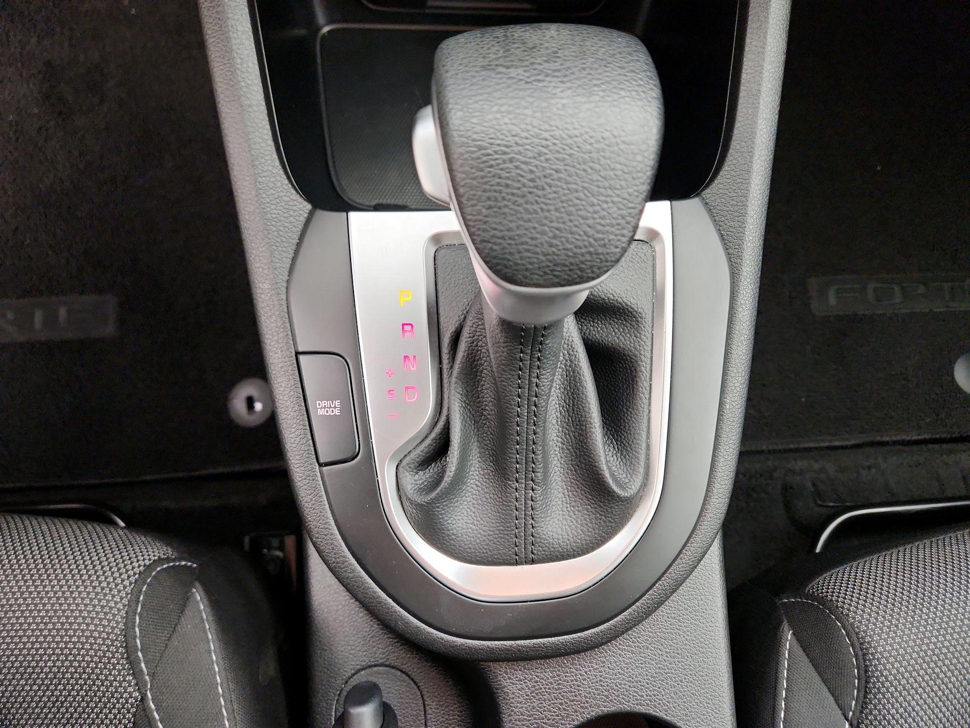 Thumbnail: 2023 Kia Forte - 17