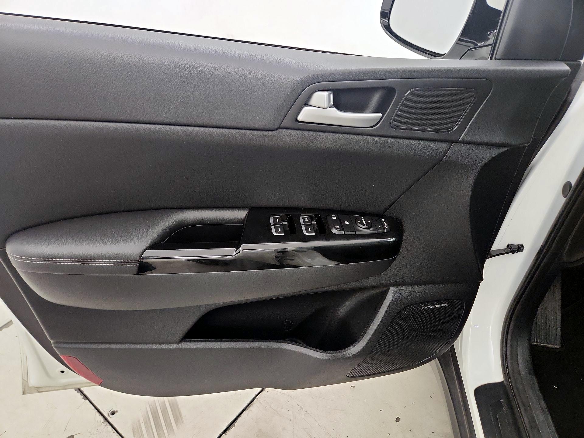 Thumbnail: 2020 Kia Sportage - 12