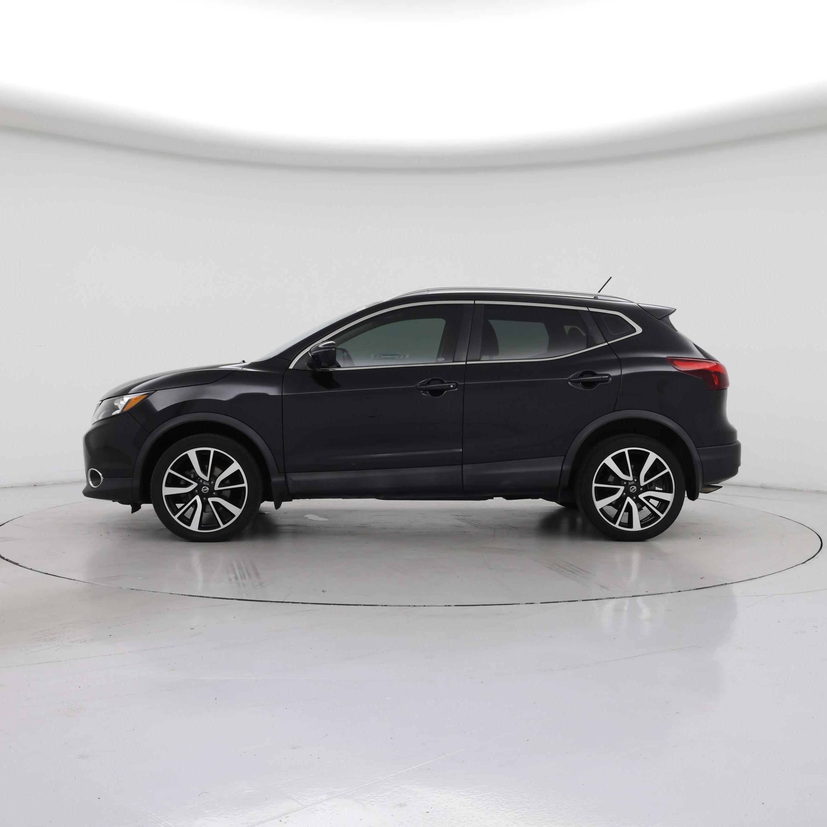 Thumbnail: 2018 Nissan Rogue - 3