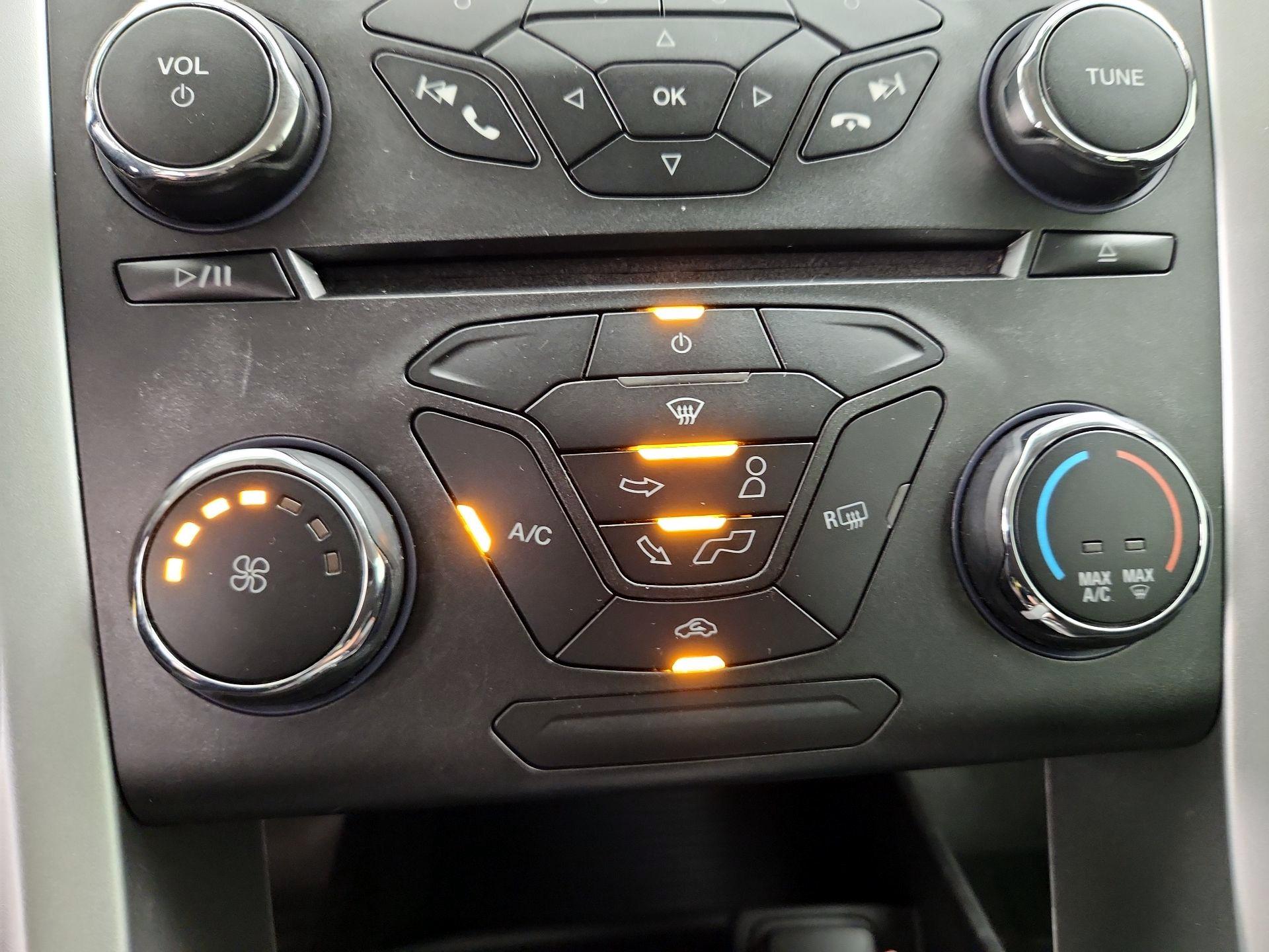 Thumbnail: 2016 Ford Fusion - 16