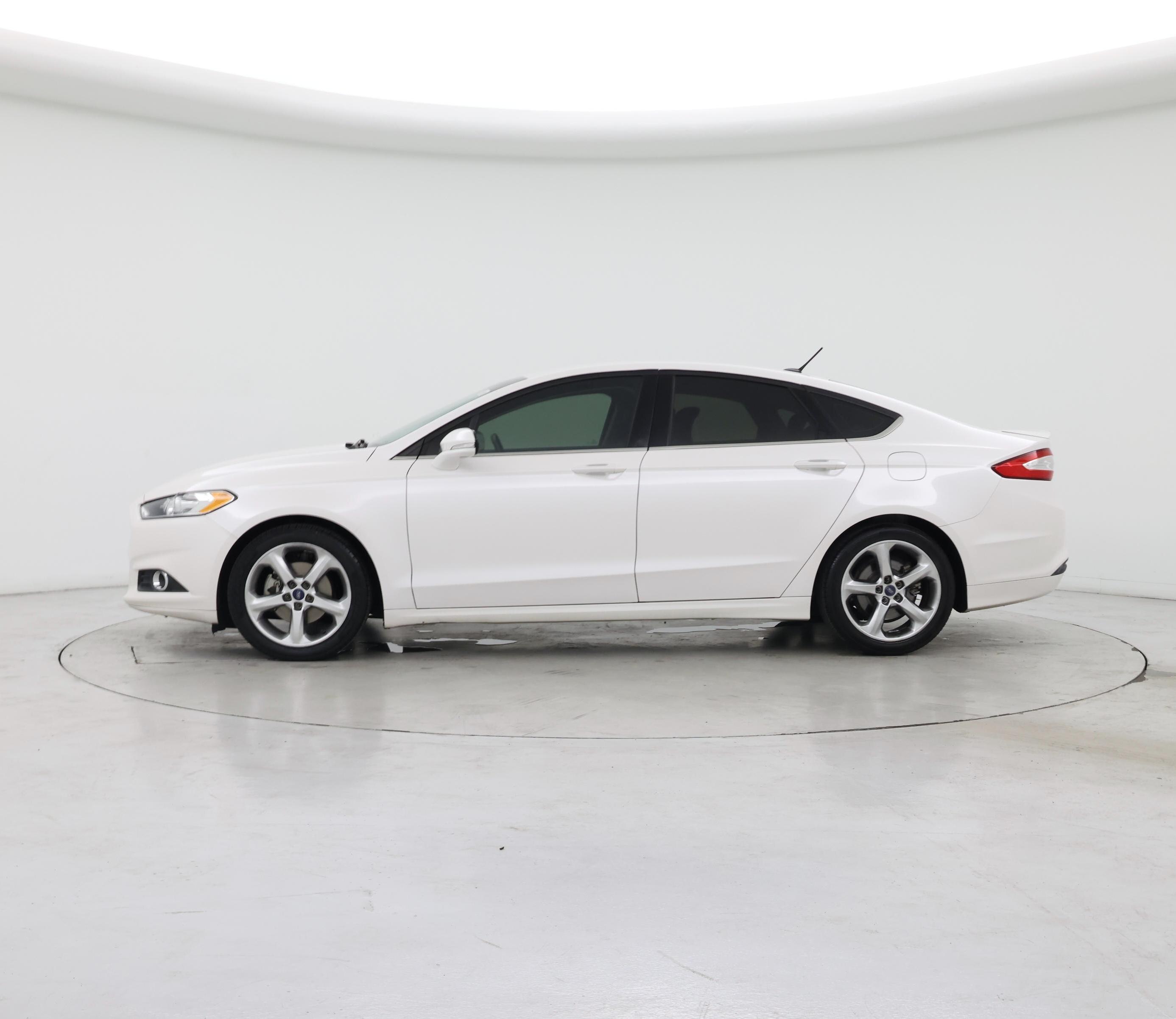 Thumbnail: 2016 Ford Fusion - 3