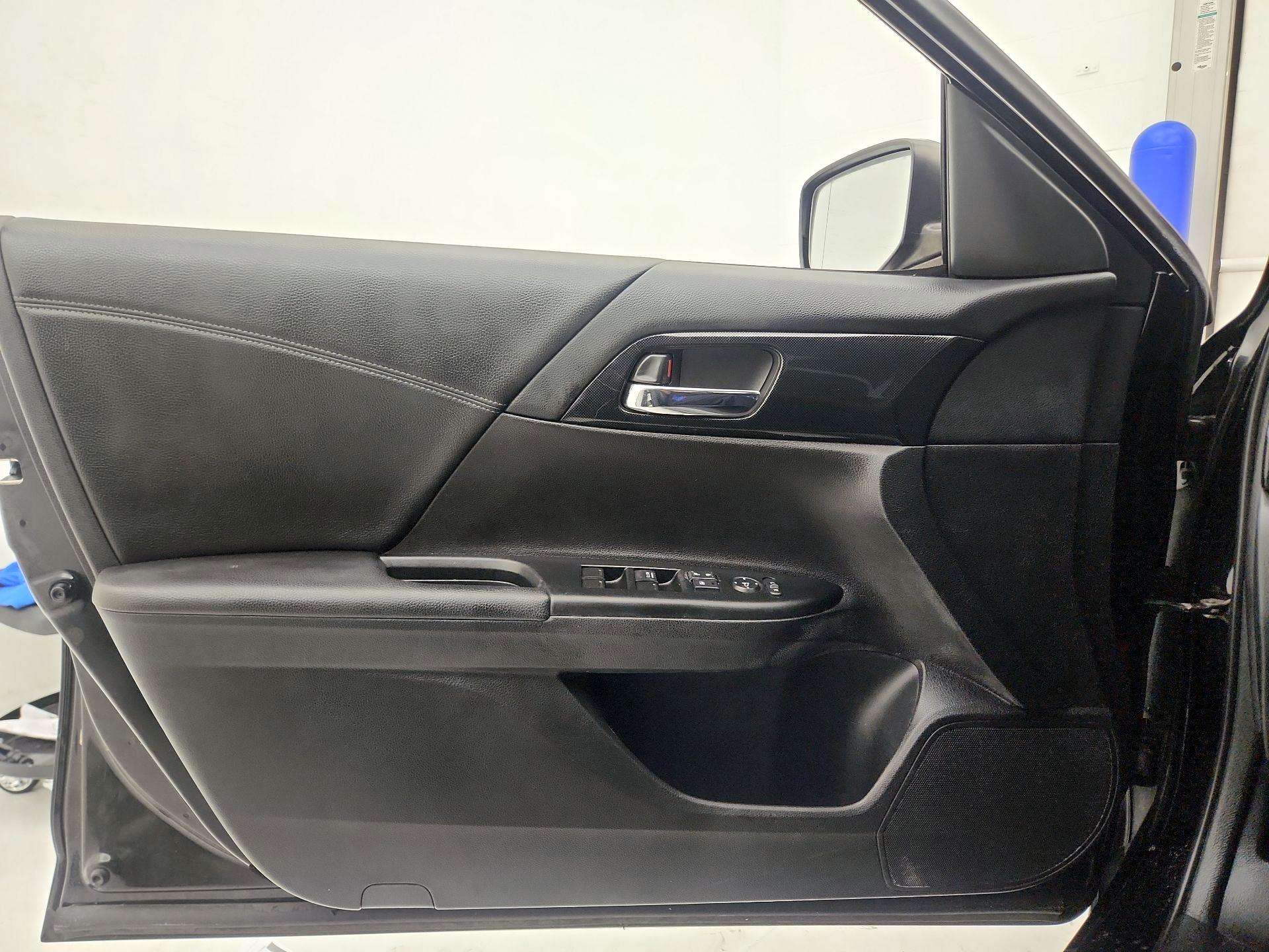 Thumbnail: 2013 Honda Accord - 12