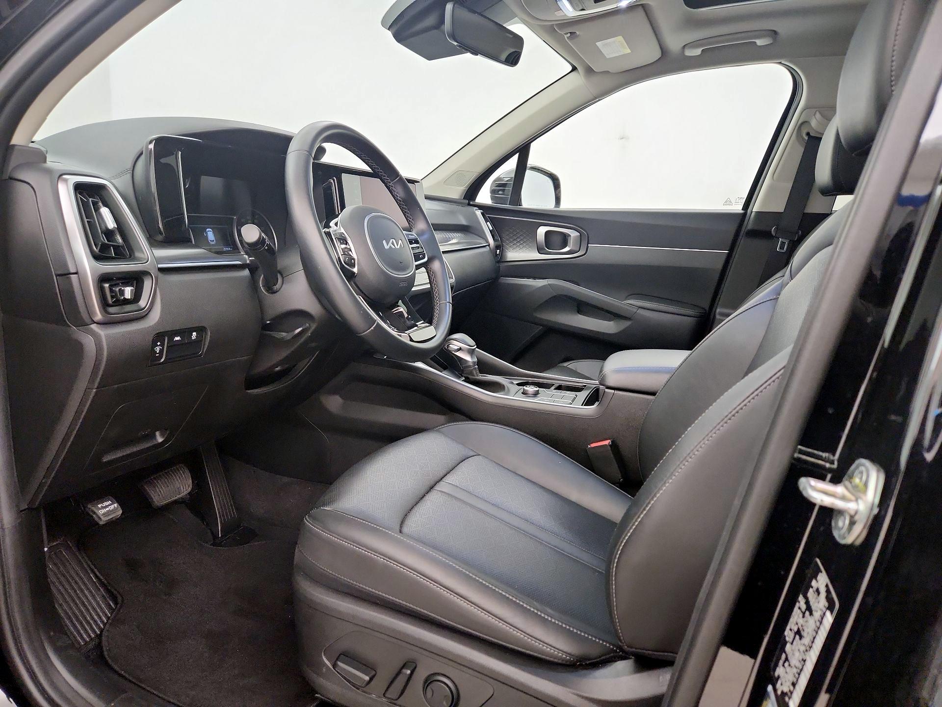 Thumbnail: 2023 Kia Sorento - 11