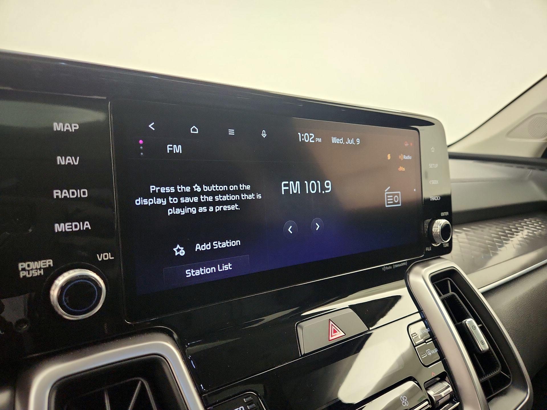 Thumbnail: 2023 Kia Sorento - 16