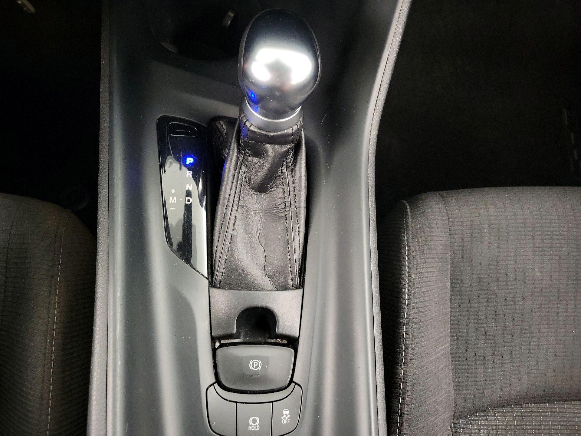 Thumbnail: 2018 Toyota C-HR - 17