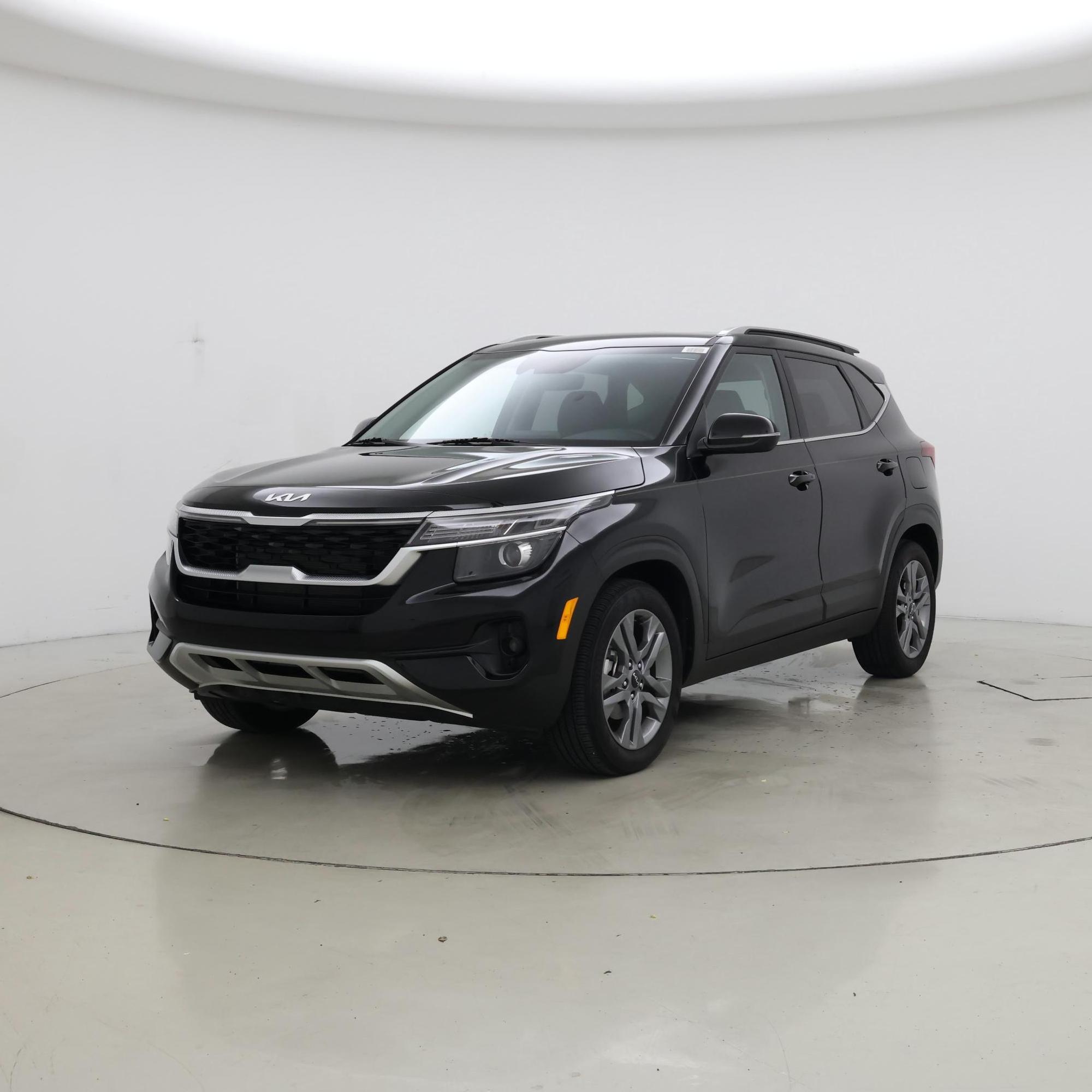 Thumbnail: 2023 Kia Seltos - 4