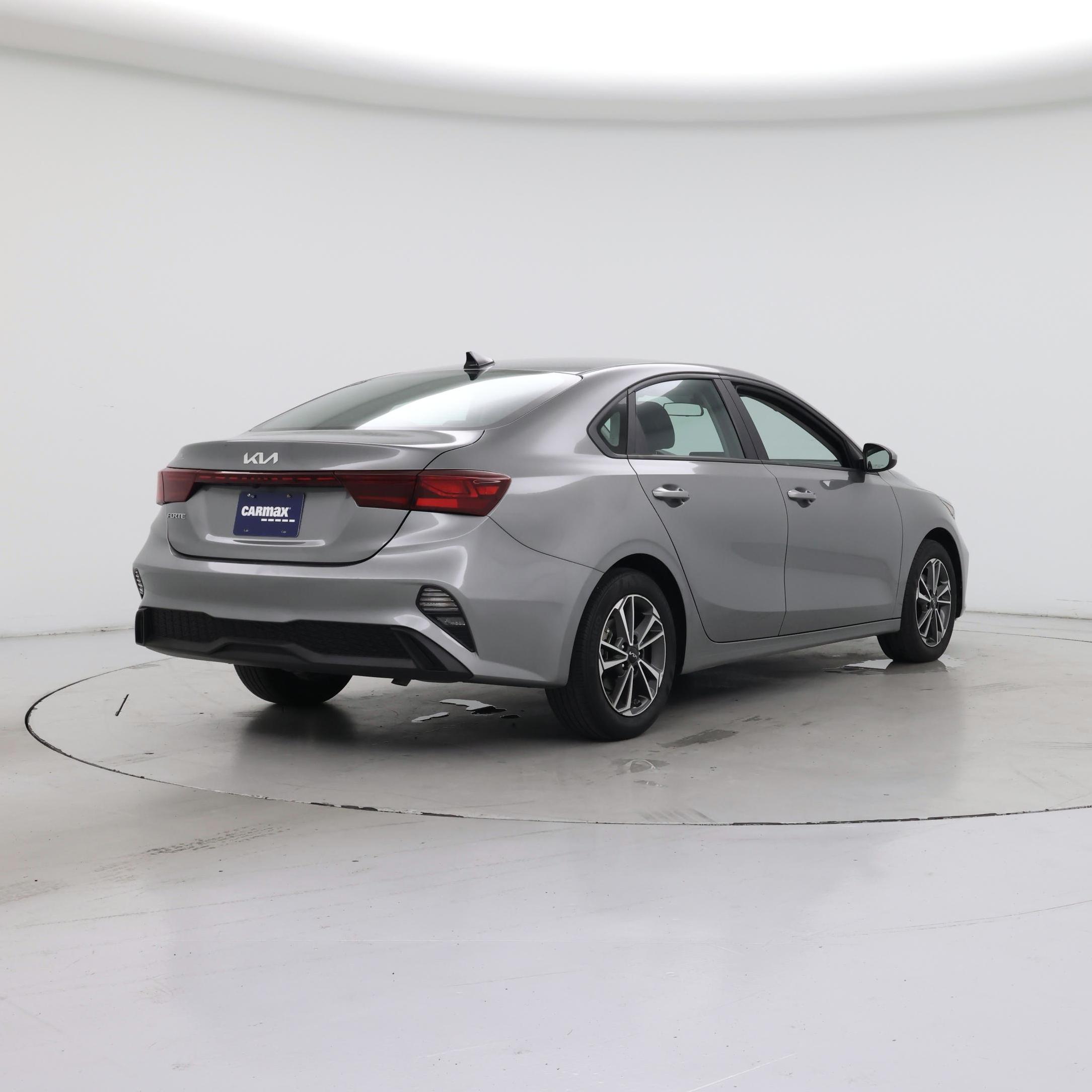 Thumbnail: 2023 Kia Forte - 8