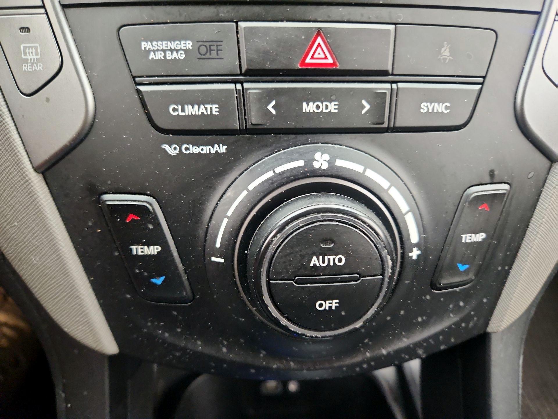 Thumbnail: 2018 Hyundai Santa Fe - 16