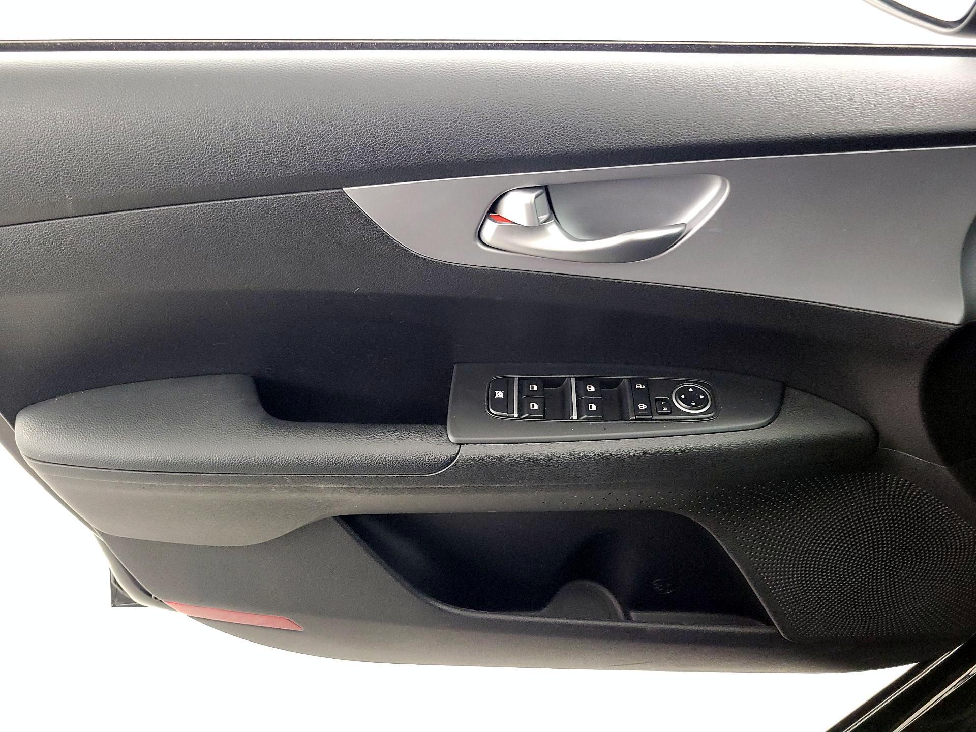 Thumbnail: 2023 Kia Forte - 12