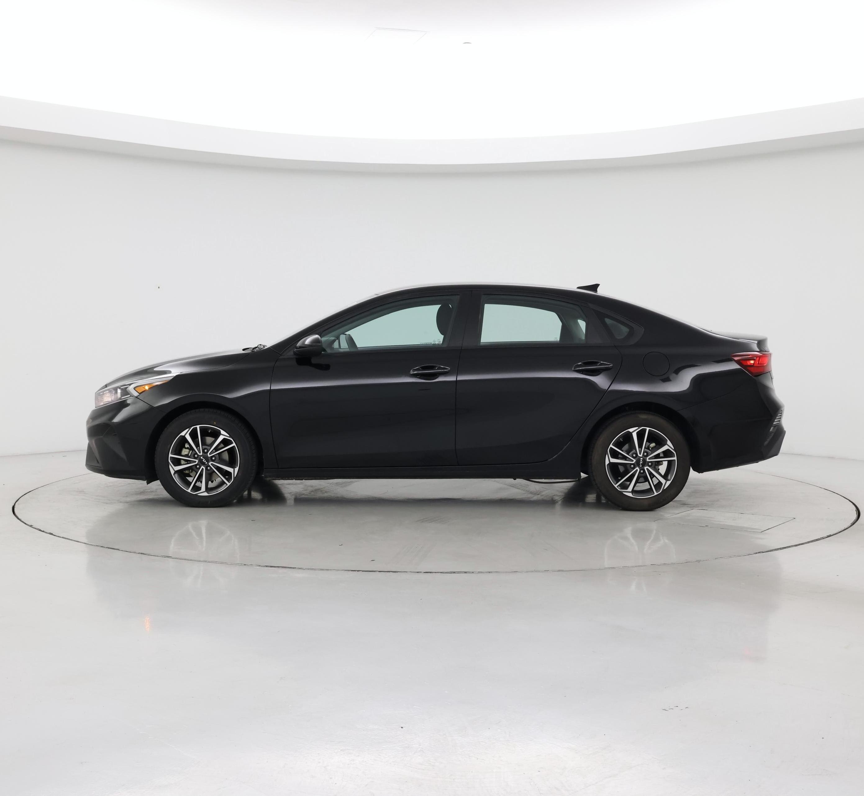 Thumbnail: 2023 Kia Forte - 3
