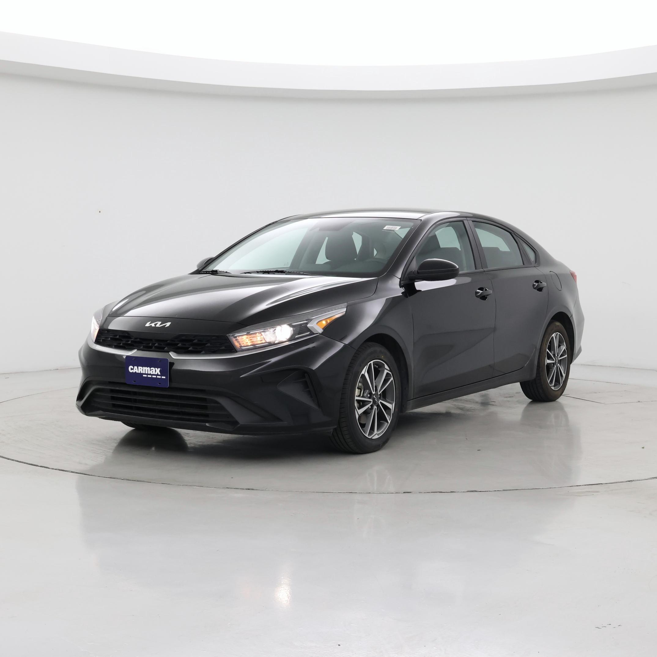 Thumbnail: 2023 Kia Forte - 4