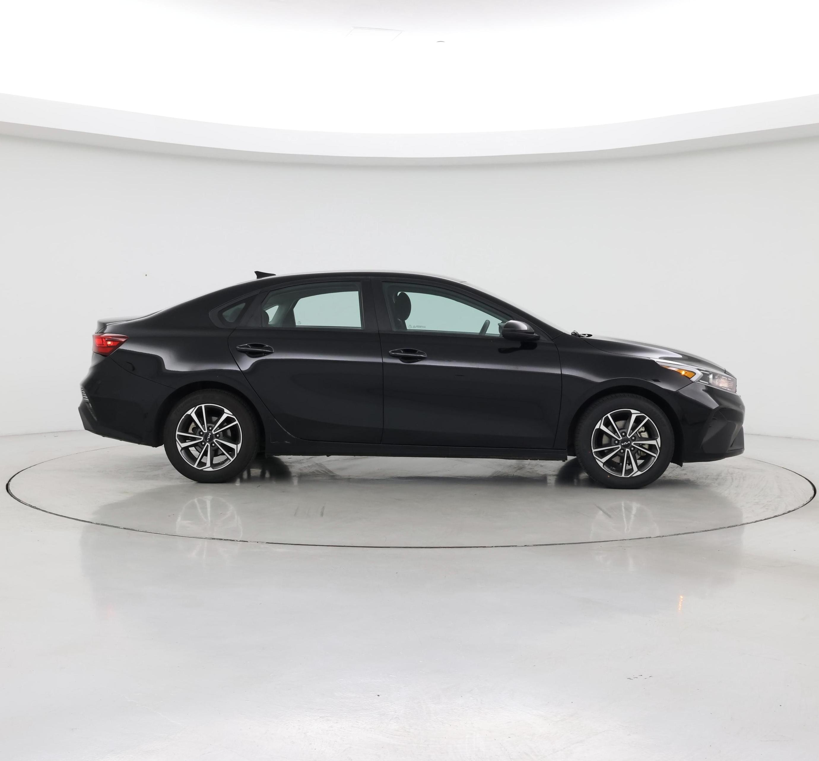 Thumbnail: 2023 Kia Forte - 7