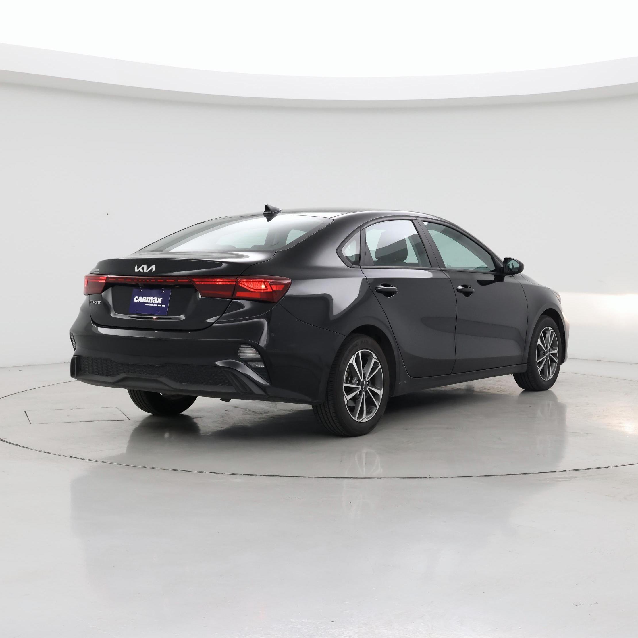 Thumbnail: 2023 Kia Forte - 8