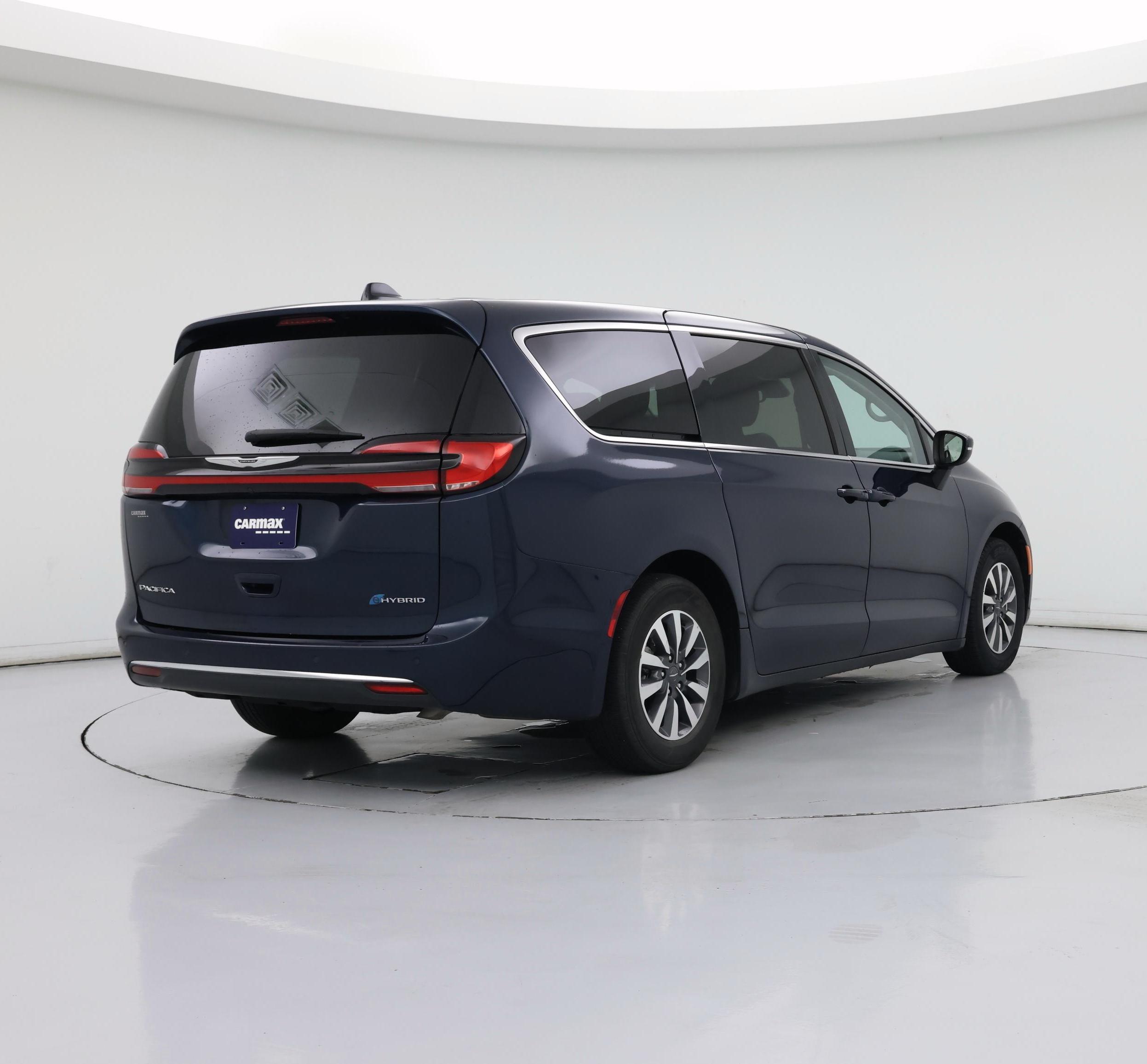 Thumbnail: 2023 Chrysler Pacifica - 8