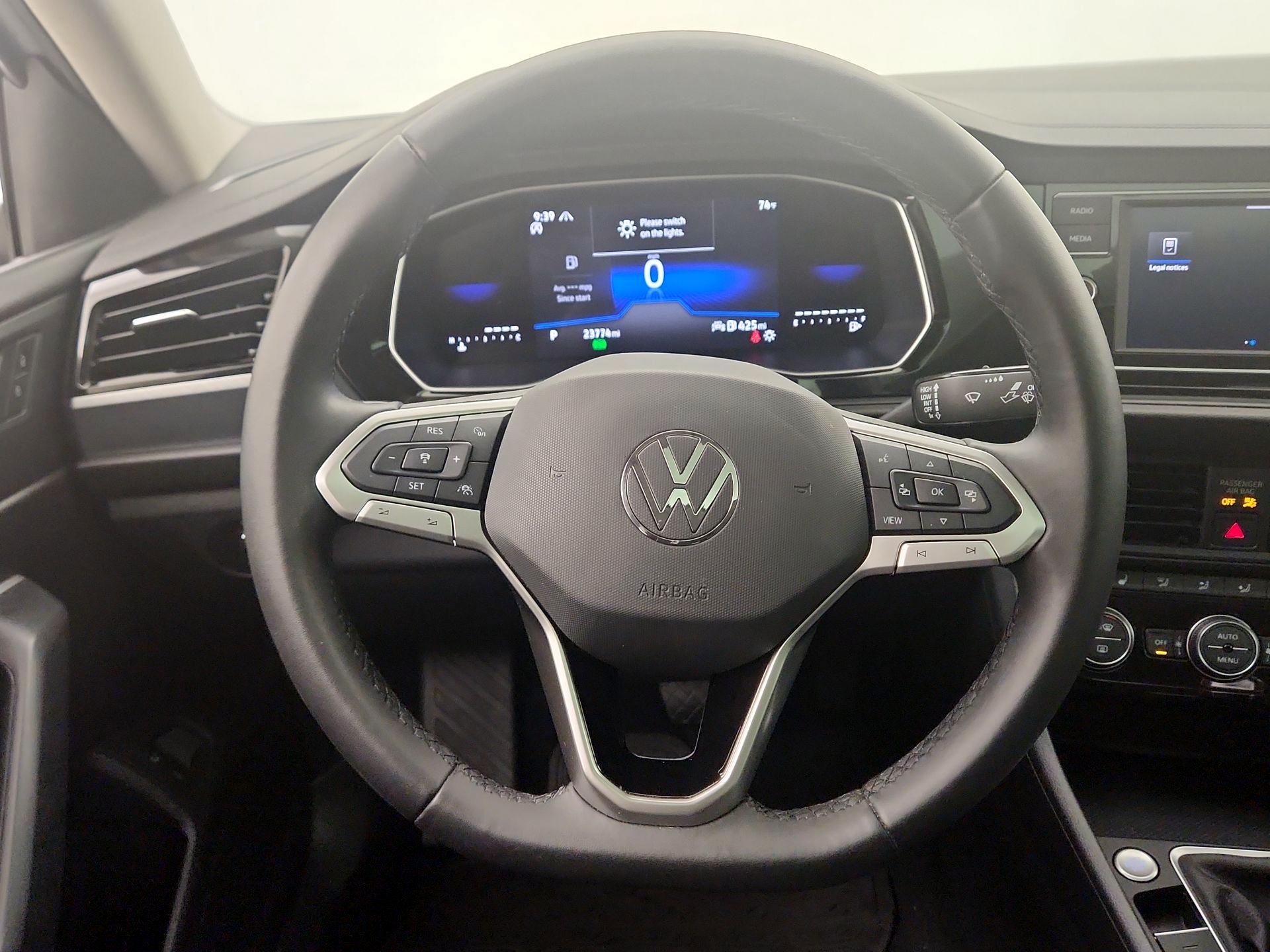 Thumbnail: 2024 Volkswagen Jetta - 10