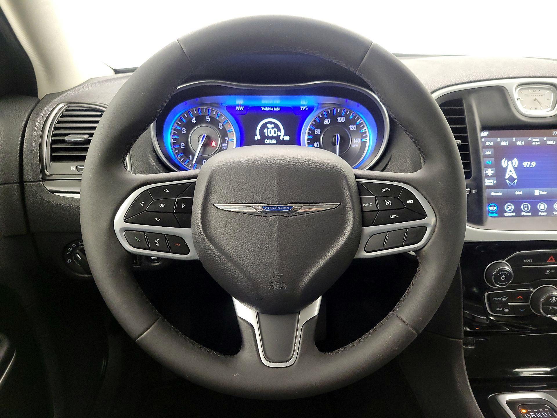 Thumbnail: 2023 Chrysler 300 - 10