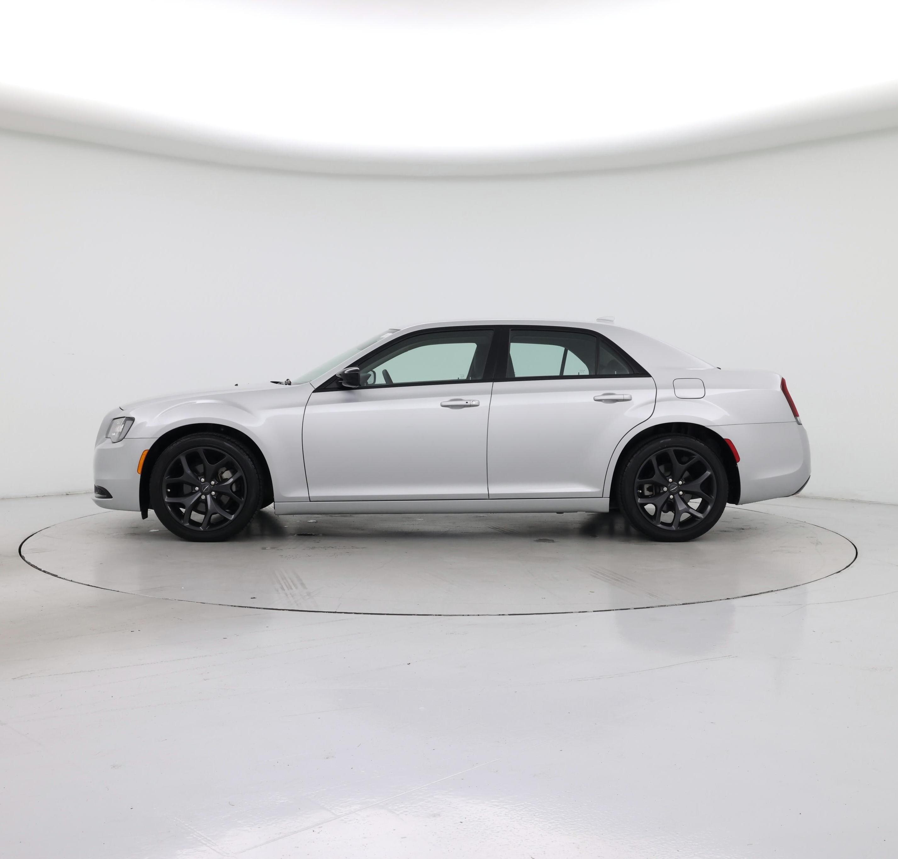 Thumbnail: 2023 Chrysler 300 - 3
