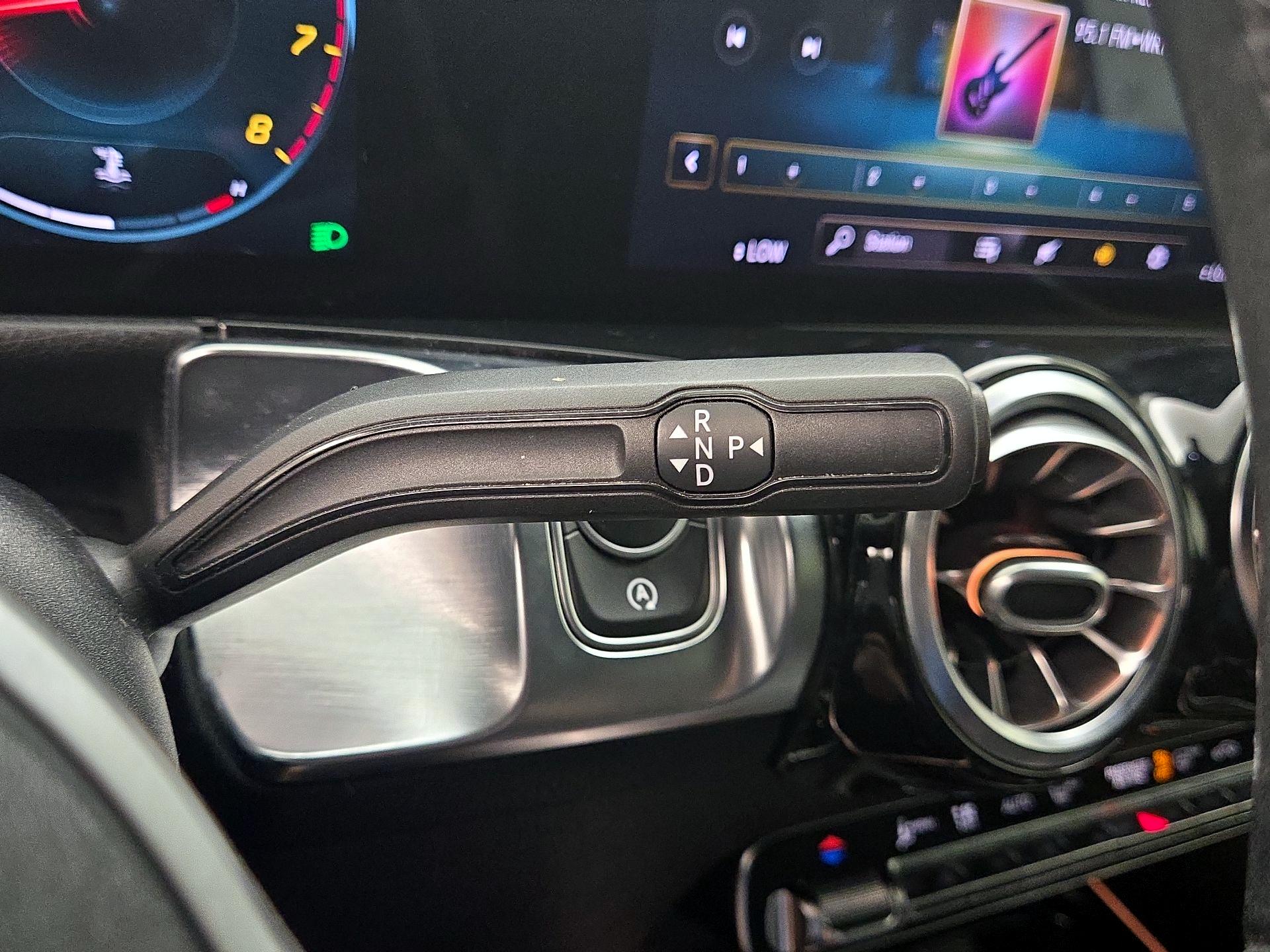 Thumbnail: 2020 Mercedes-Benz GLB - 17