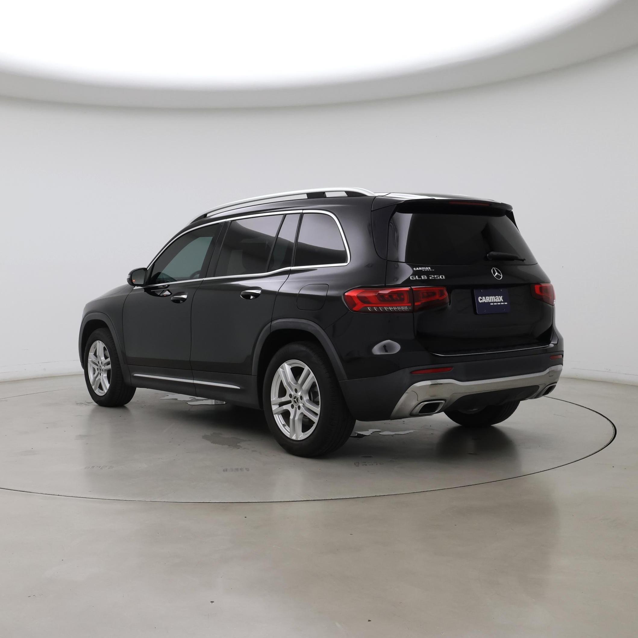 Thumbnail: 2020 Mercedes-Benz GLB - 2