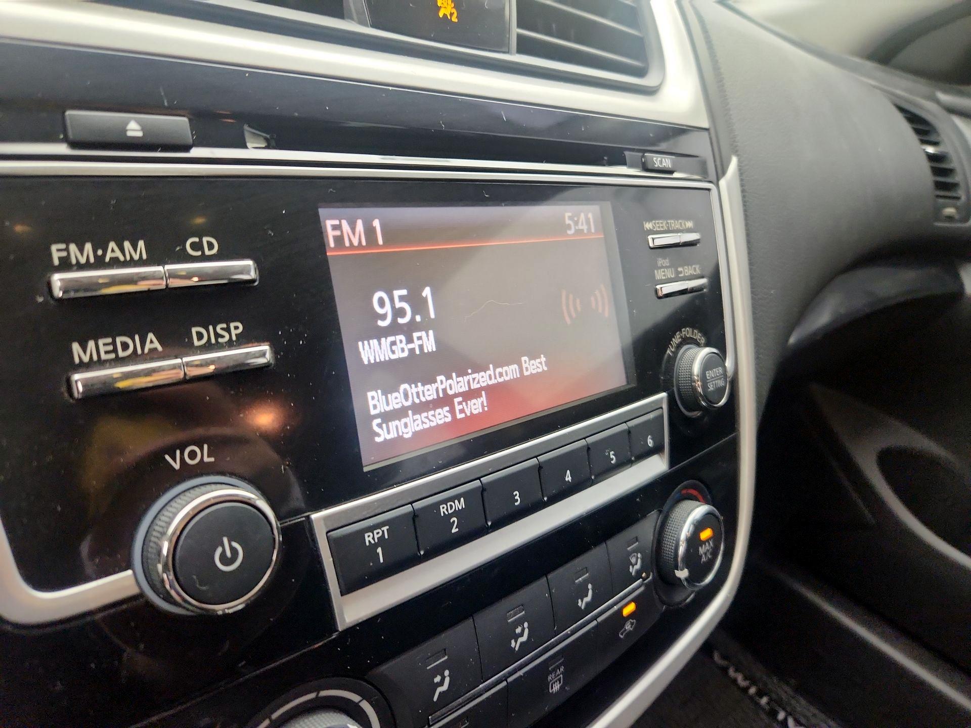 Thumbnail: 2018 Nissan Altima - 15