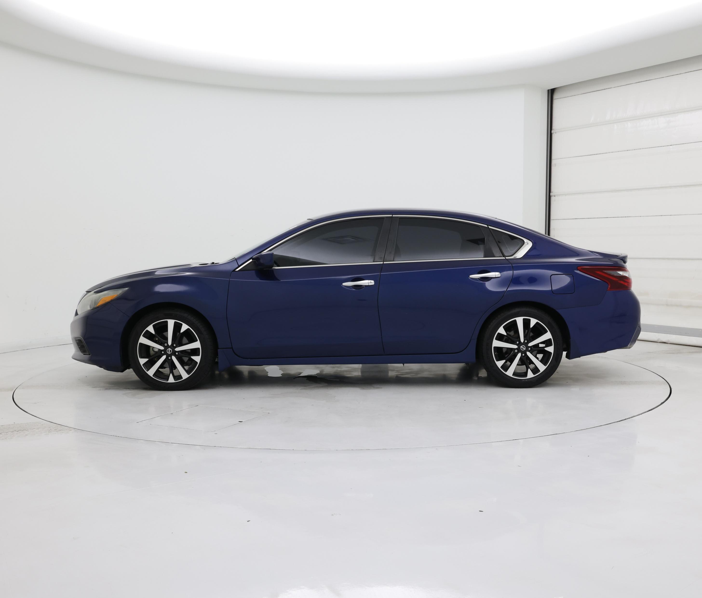 Thumbnail: 2018 Nissan Altima - 3