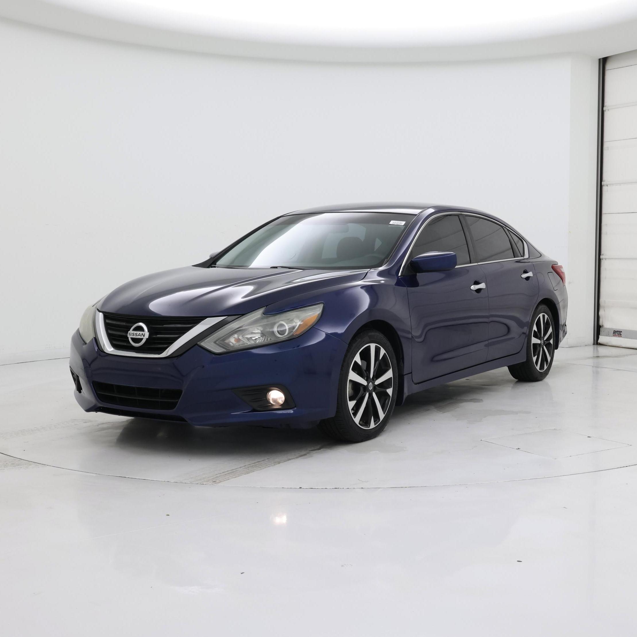 Thumbnail: 2018 Nissan Altima - 4