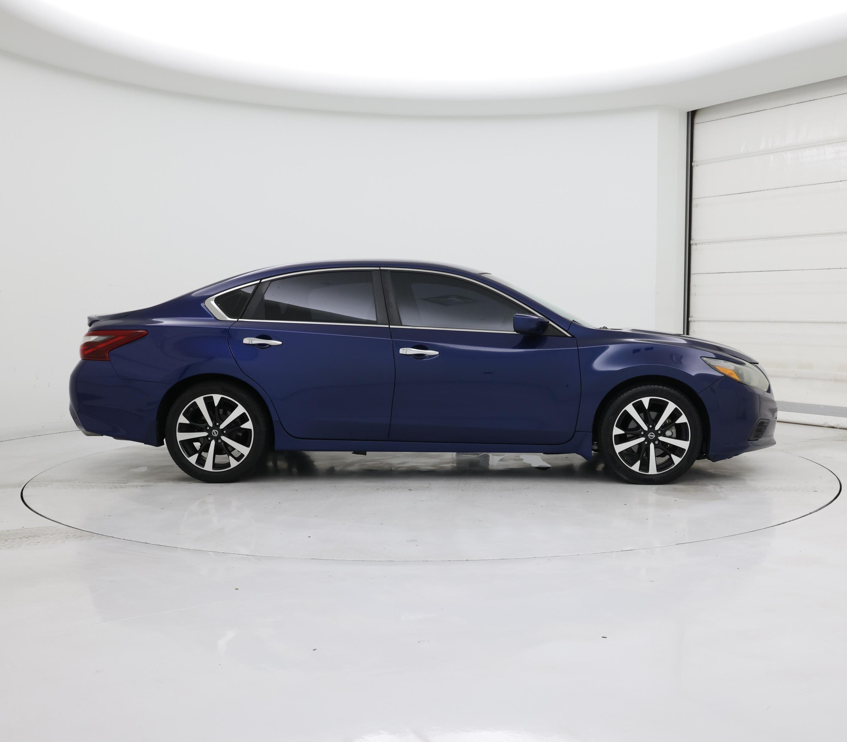 Thumbnail: 2018 Nissan Altima - 7