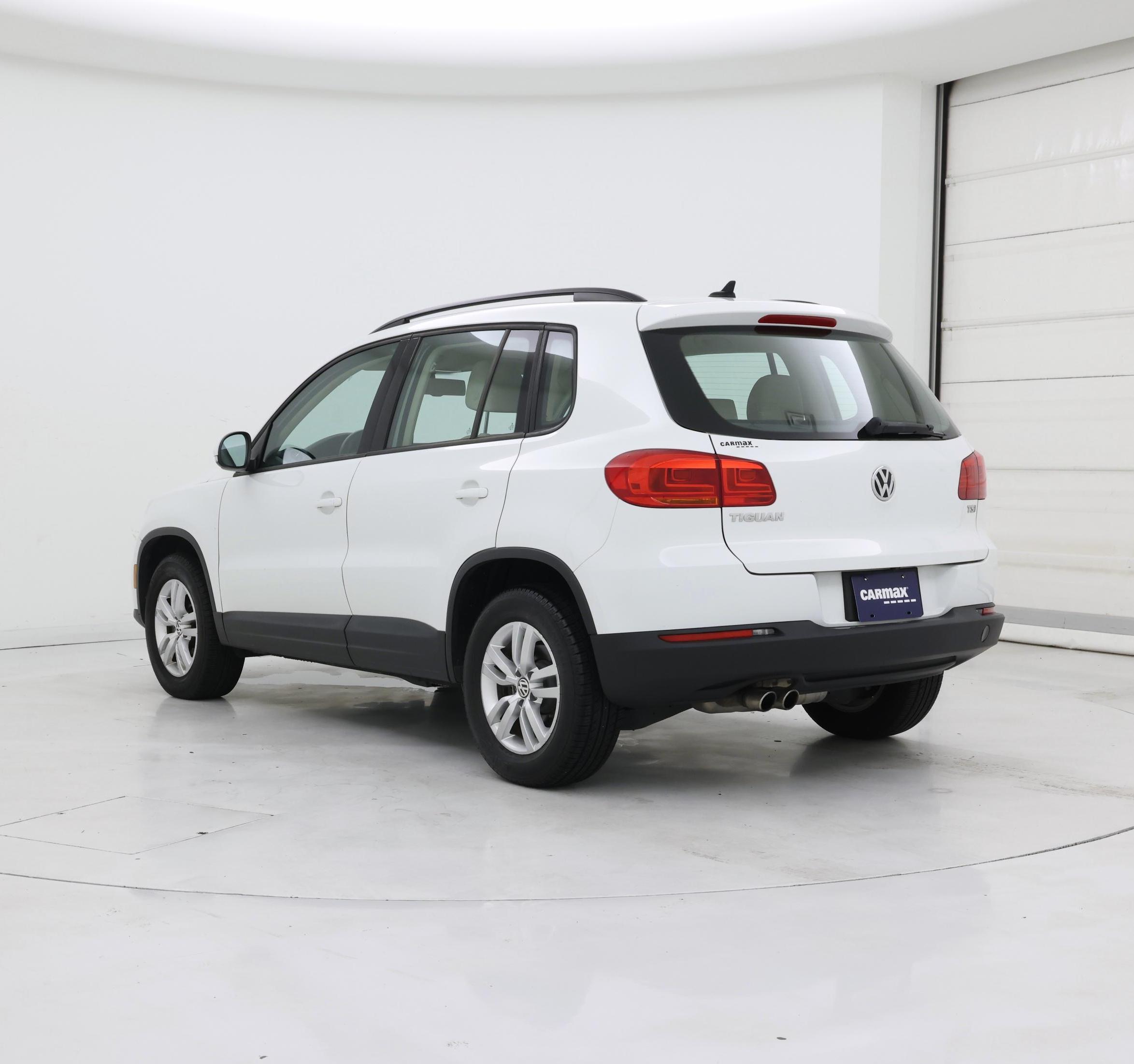 Thumbnail: 2017 Volkswagen Tiguan - 2