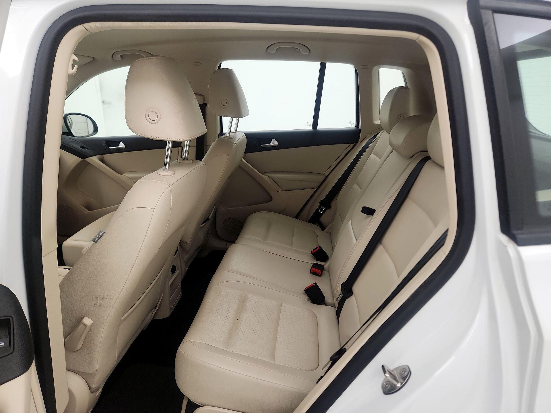 Thumbnail: 2017 Volkswagen Tiguan - 19