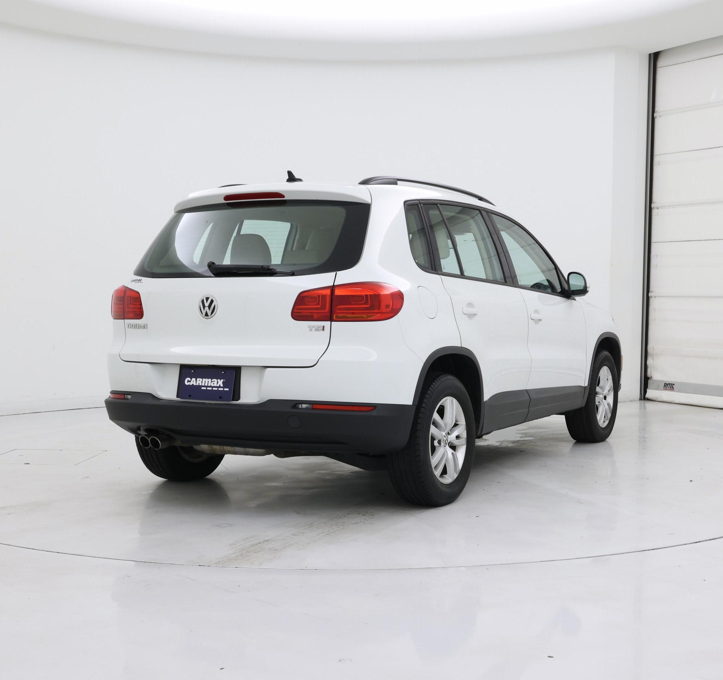 Thumbnail: 2017 Volkswagen Tiguan - 8