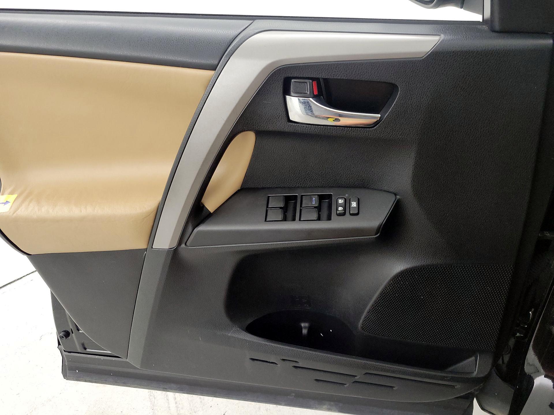 Thumbnail: 2017 Toyota RAV4 - 12