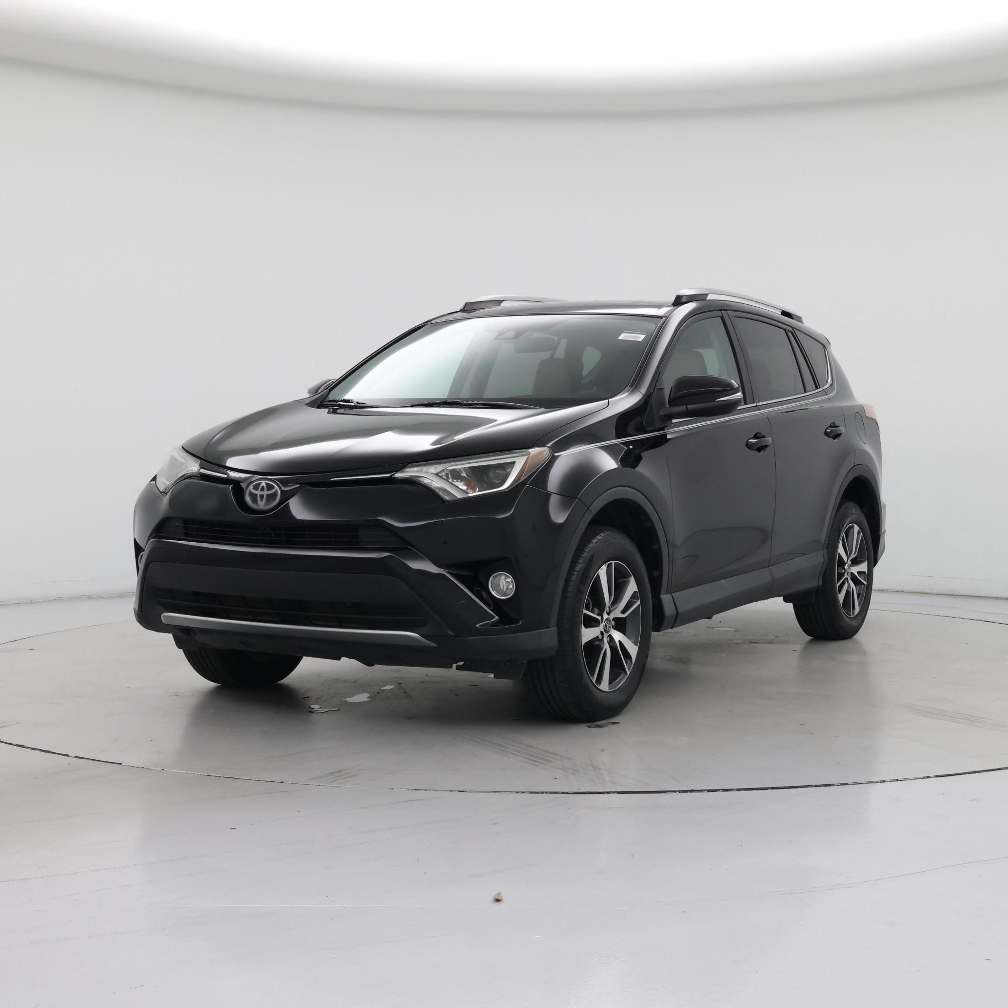 Thumbnail: 2017 Toyota RAV4 - 4