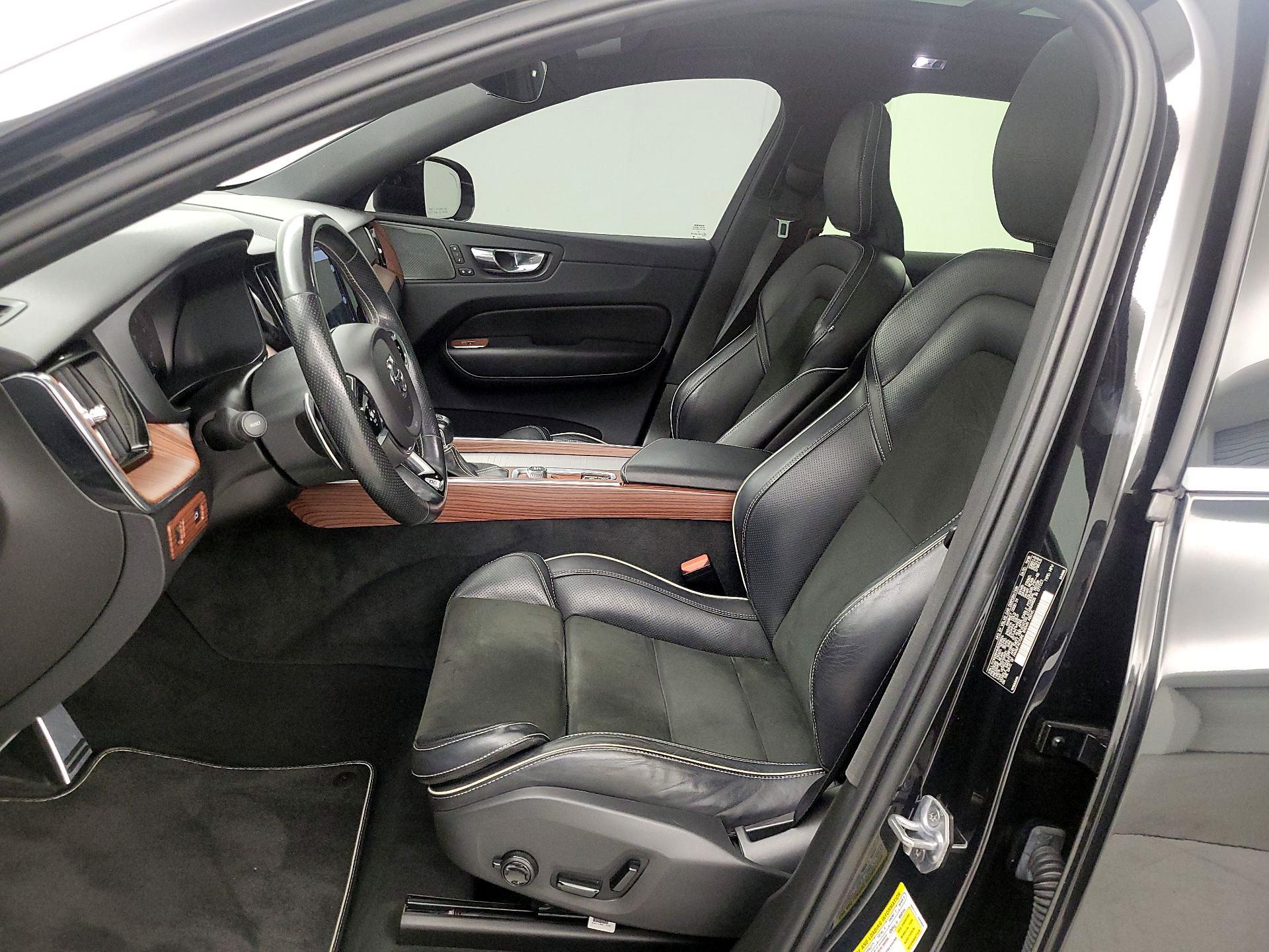 Thumbnail: 2019 Volvo XC60 - 11