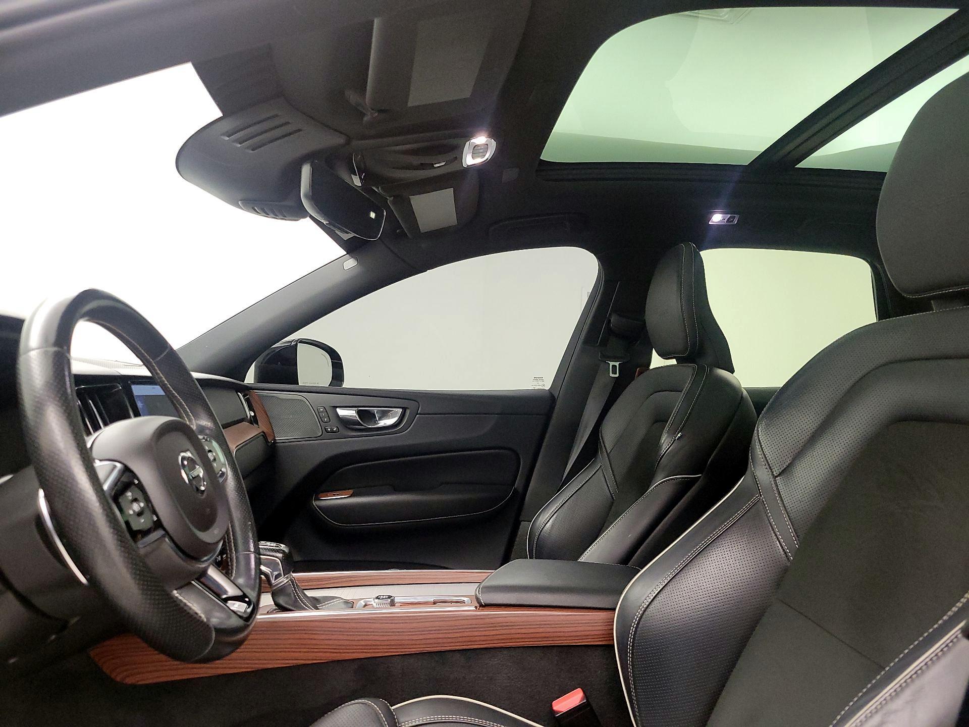 Thumbnail: 2019 Volvo XC60 - 20